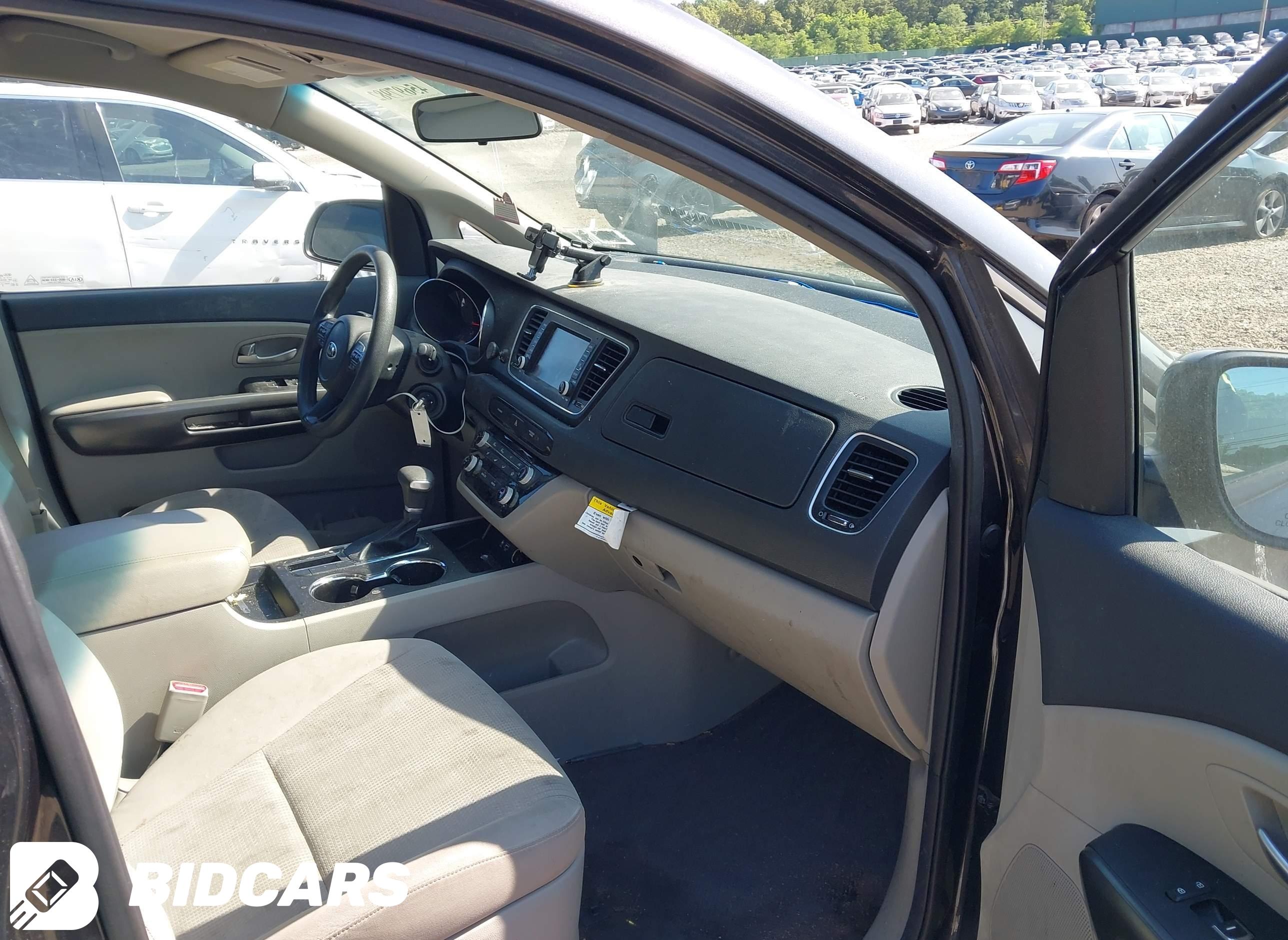 2020 KIA Sedona, LX