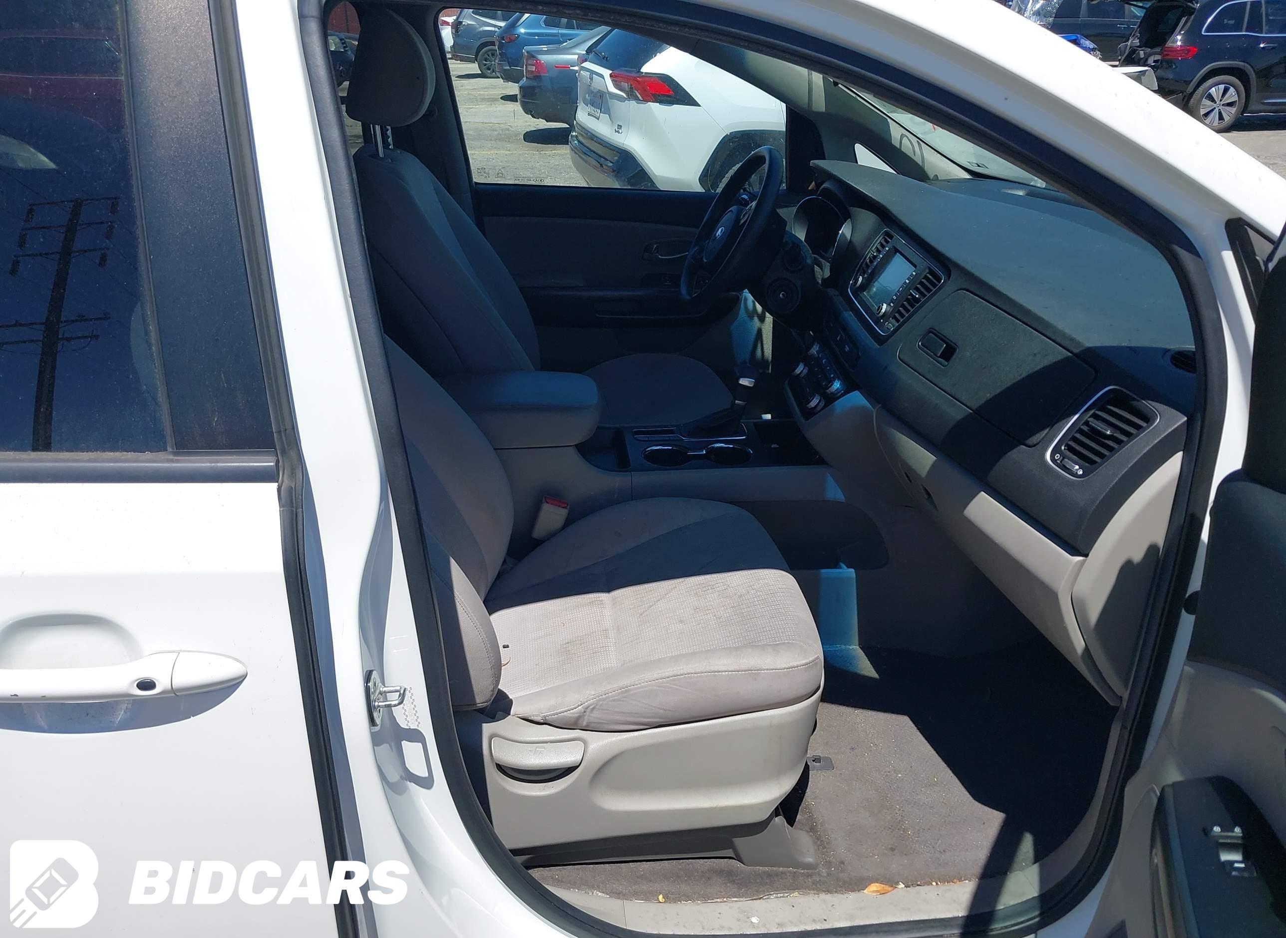2019 KIA Sedona, LX