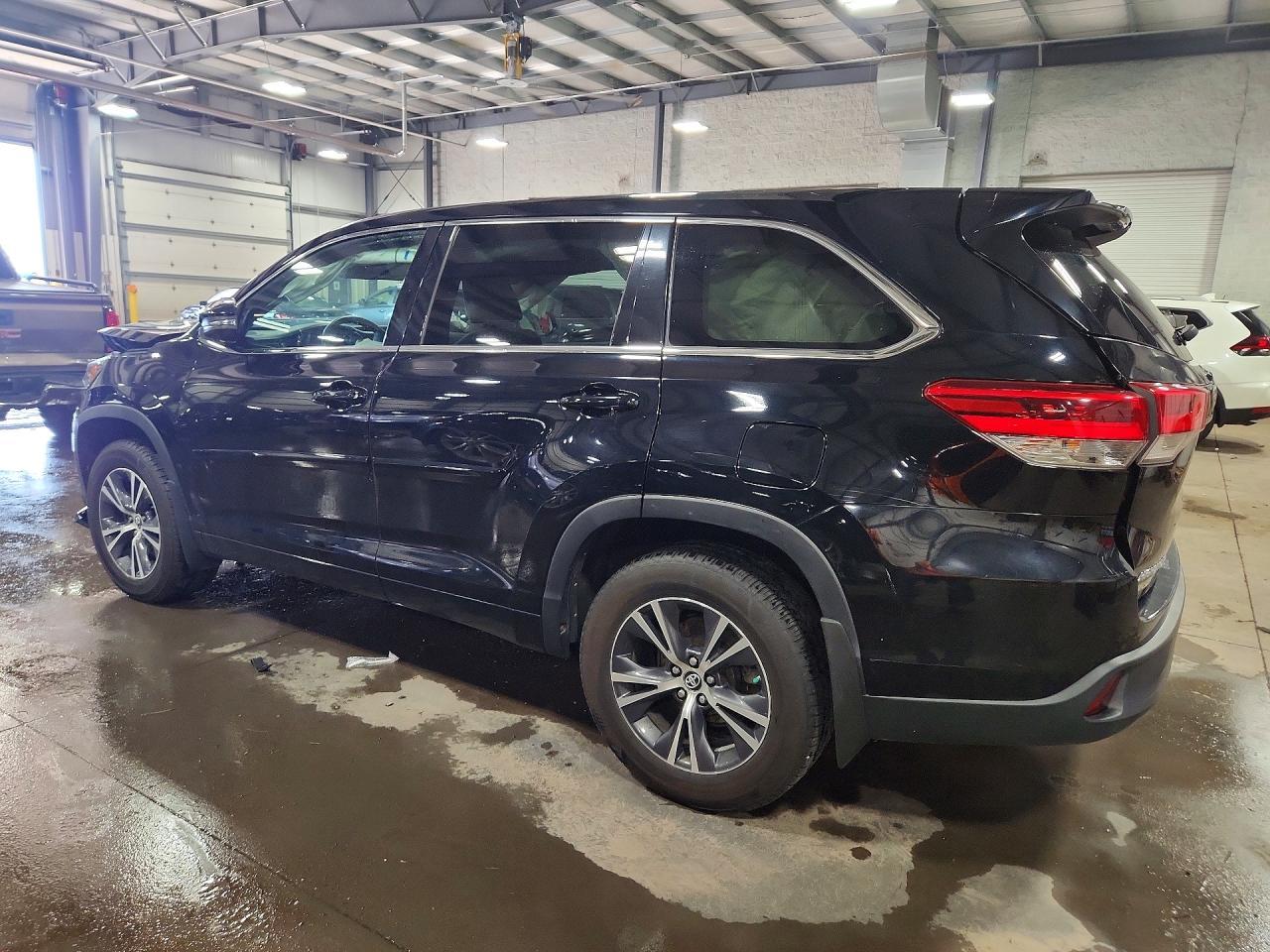 2018 Toyota Highlander, LE