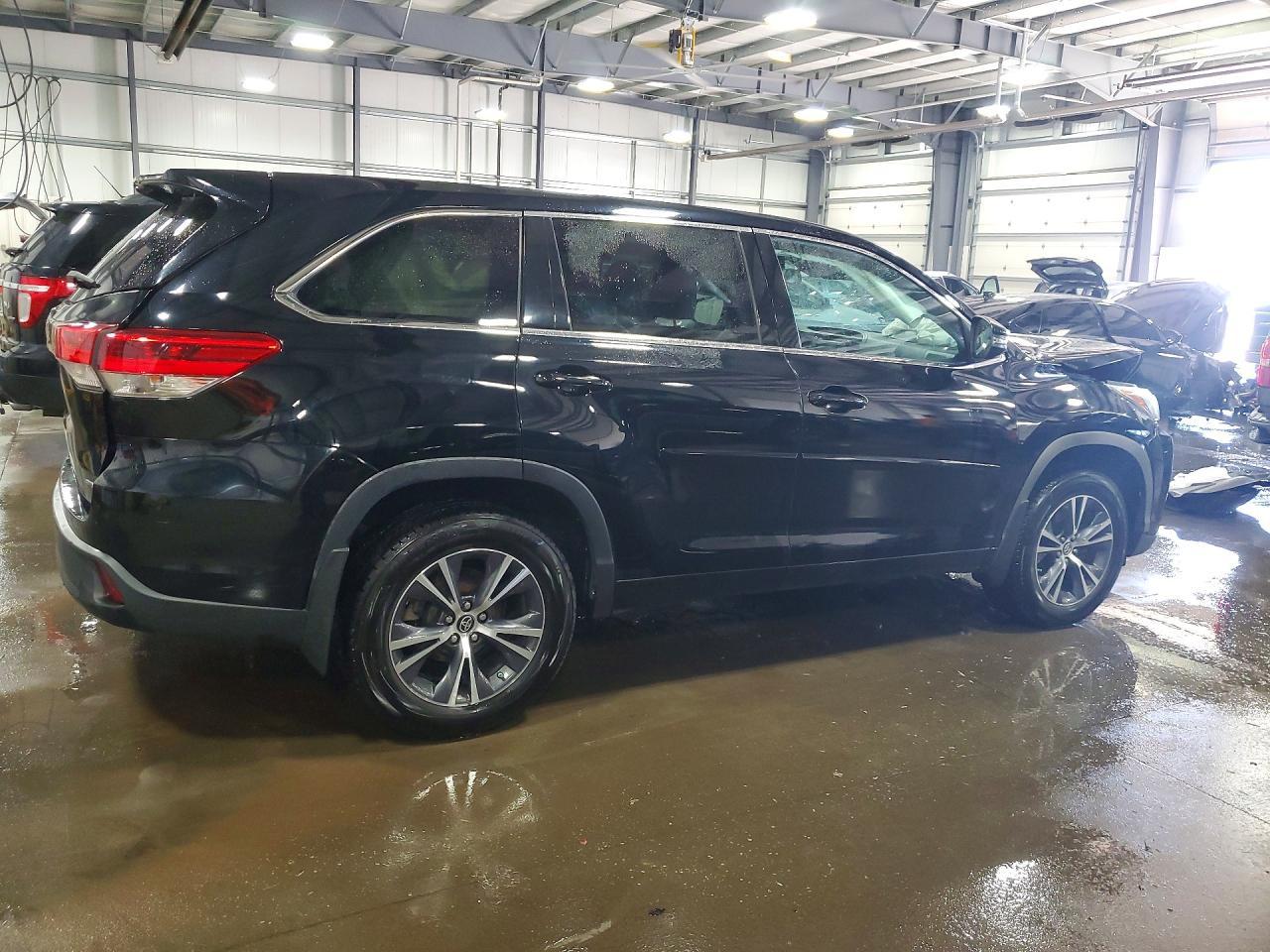 2018 Toyota Highlander, LE