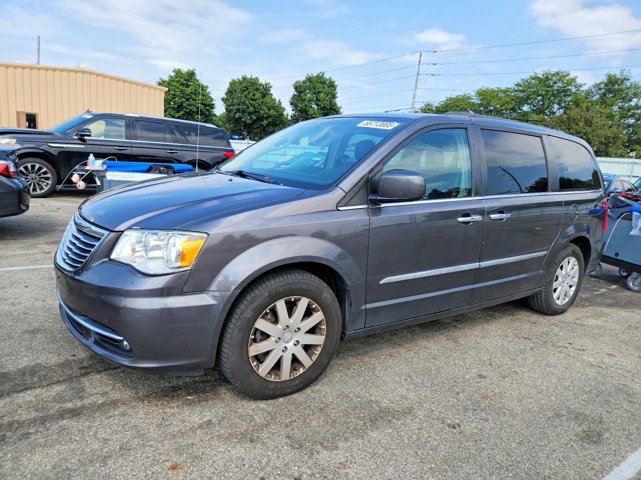 2016 Chrysler Town and Countr...