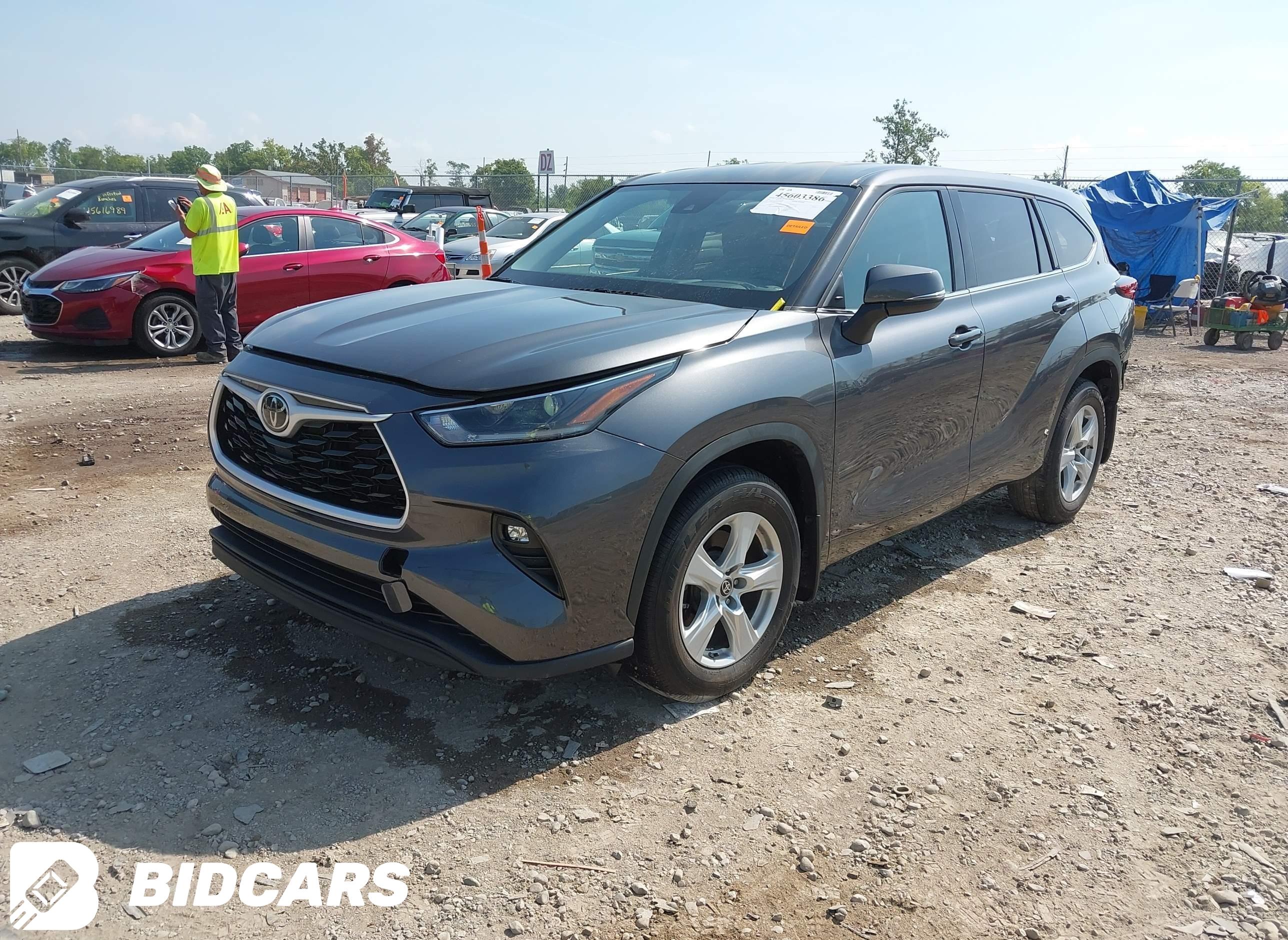 2021 Toyota Highlander, LE