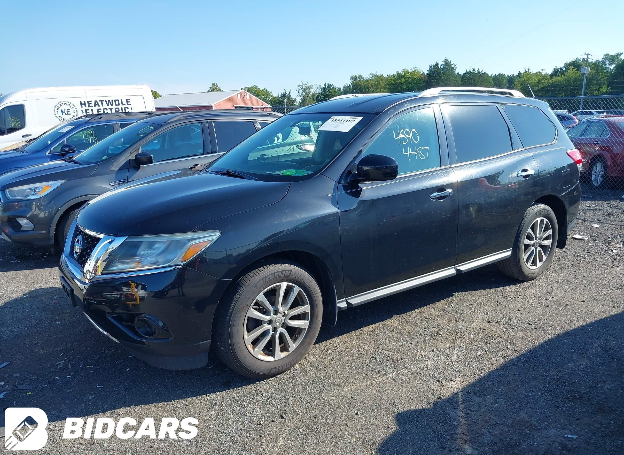 2016 Nissan Pathfinder, S