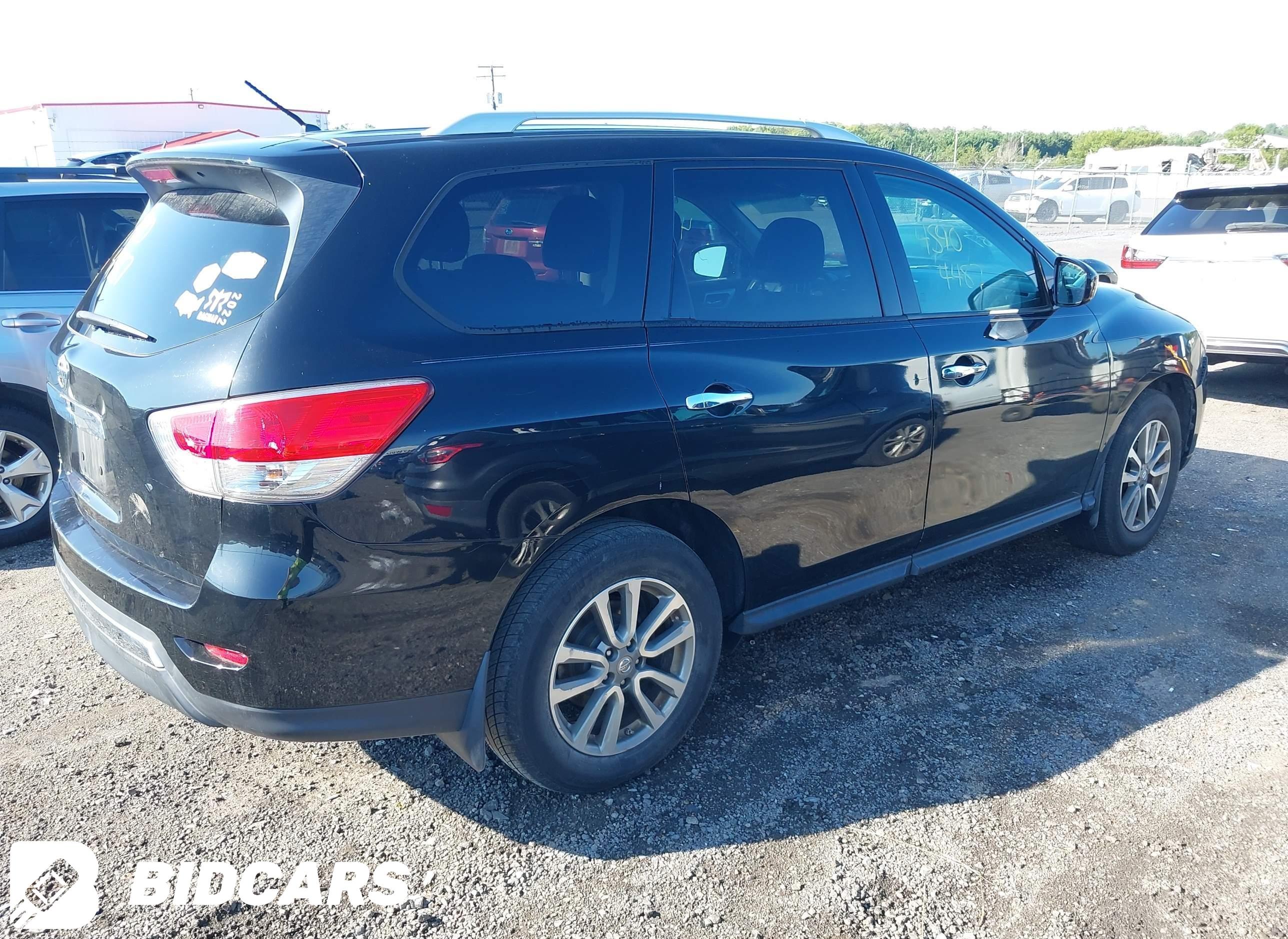 2016 Nissan Pathfinder, S
