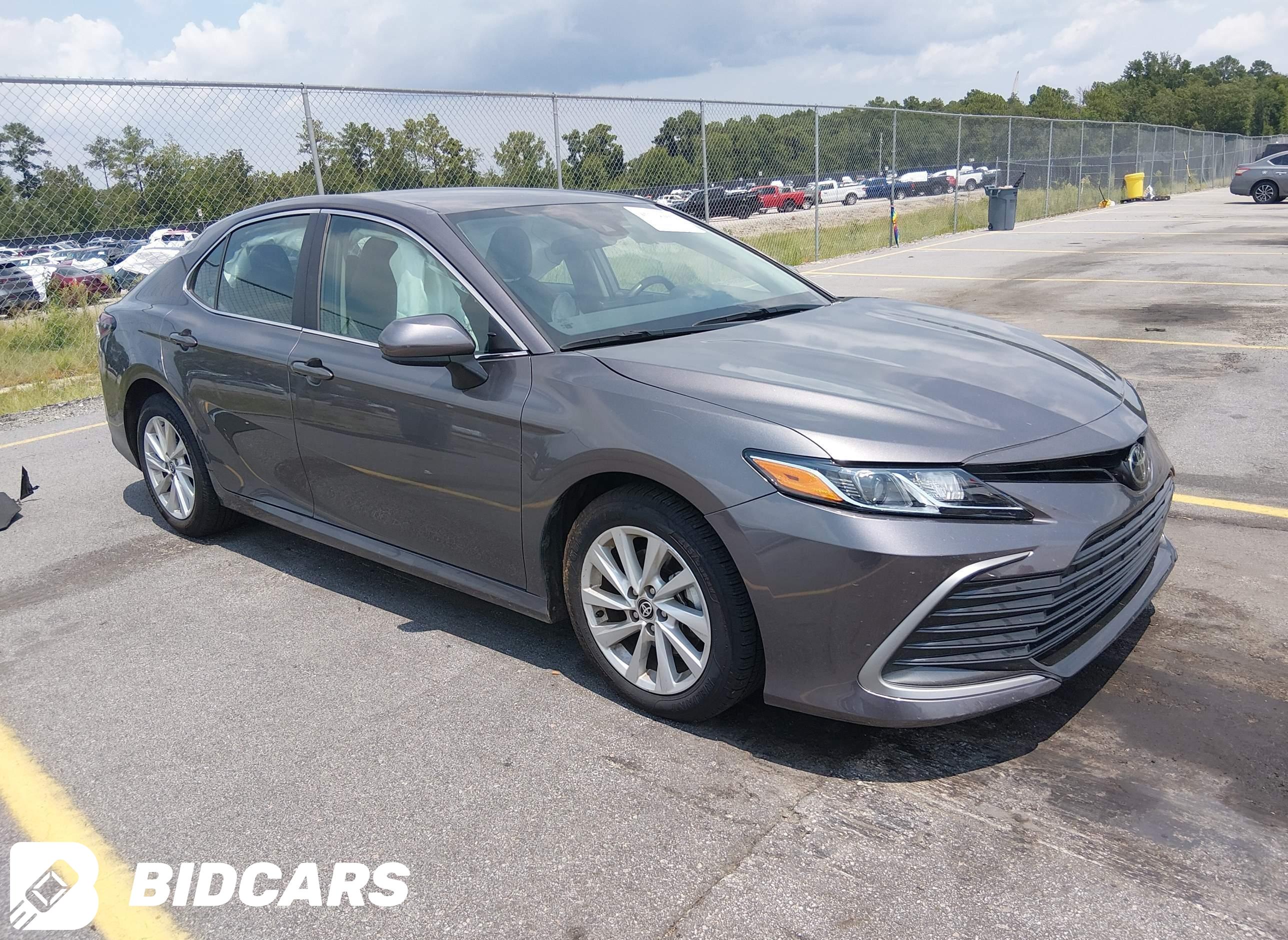 2023 Toyota Camry, LE