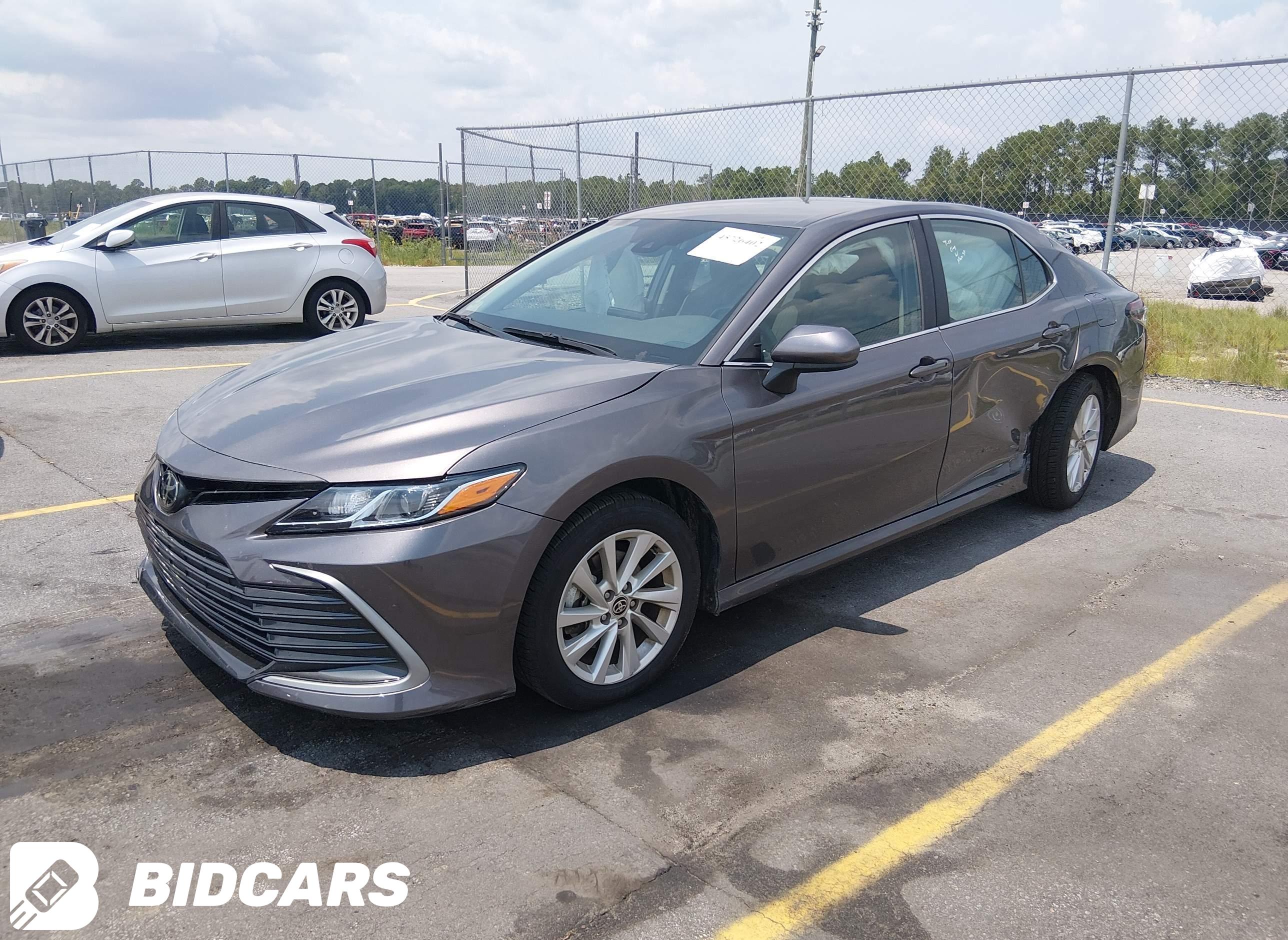 2023 Toyota Camry, LE