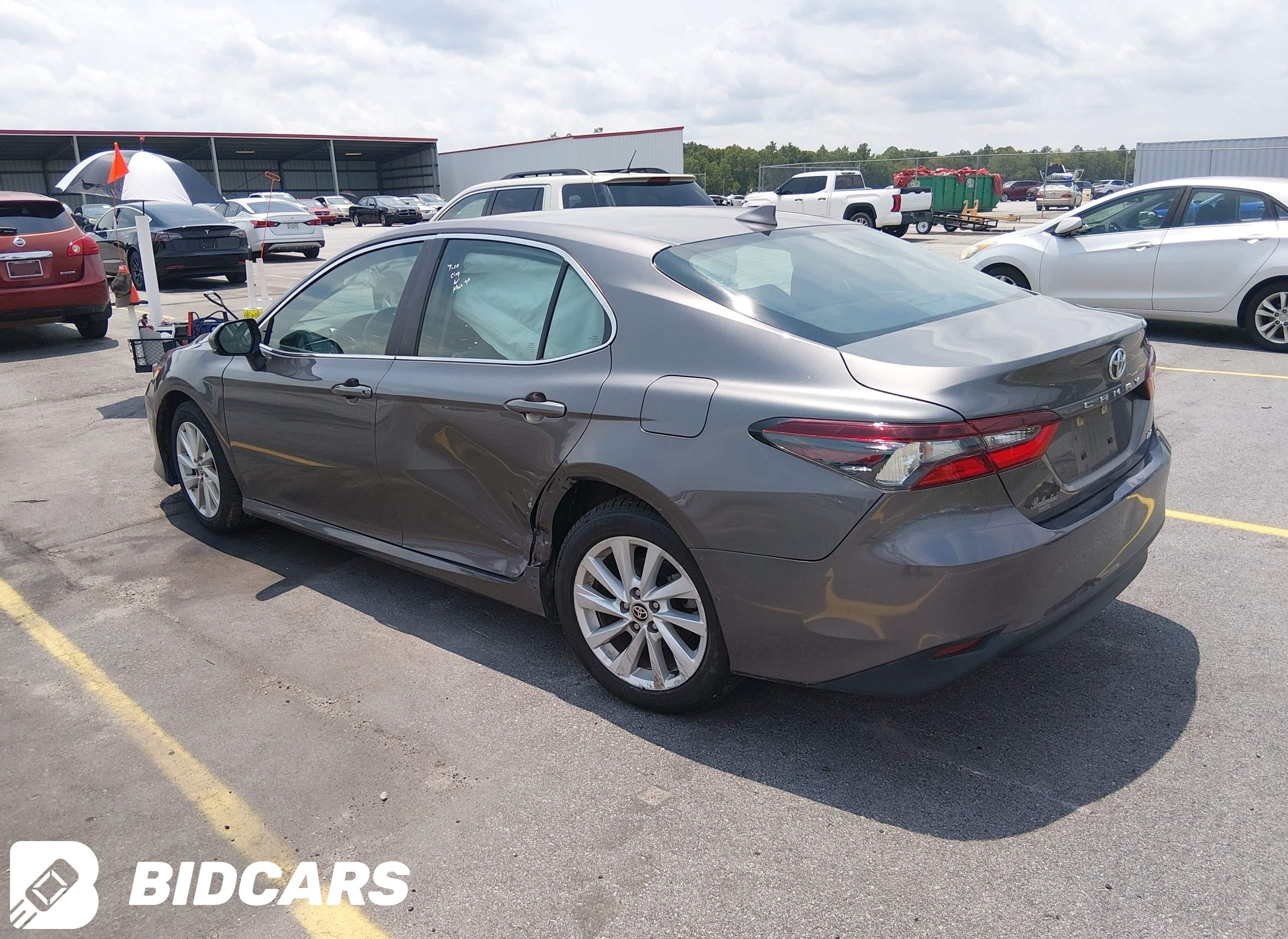 2023 Toyota Camry, LE