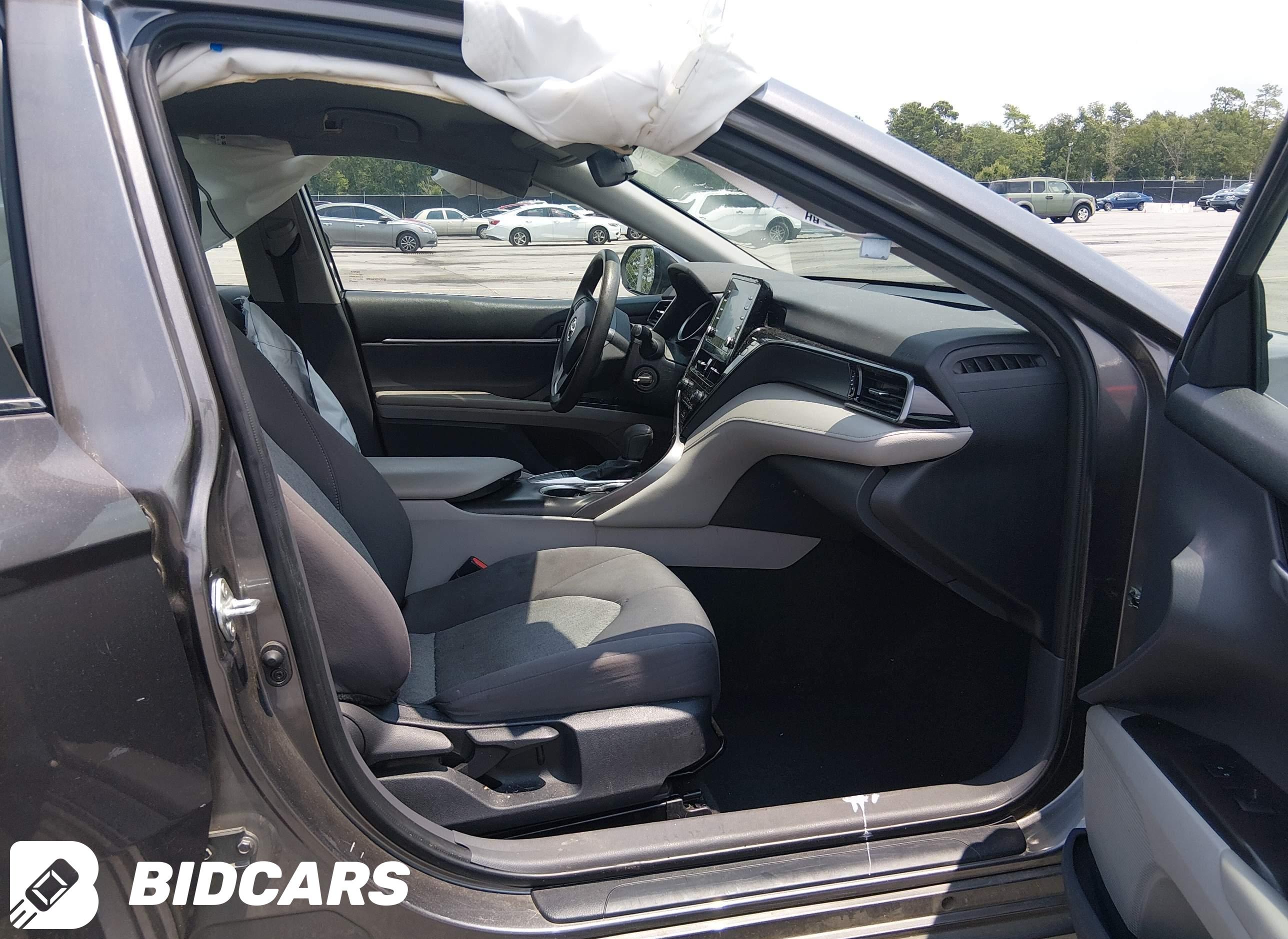 2023 Toyota Camry, LE