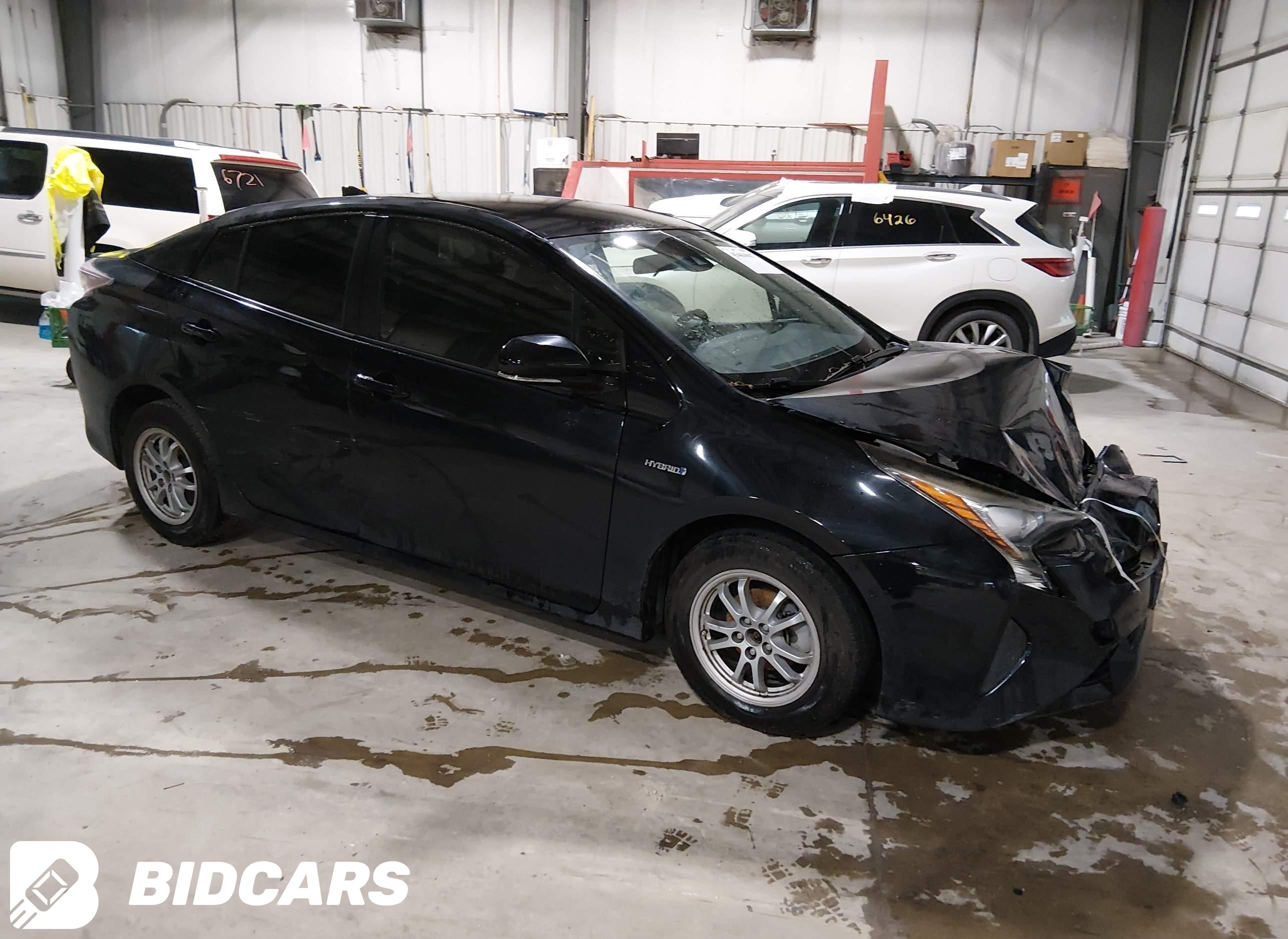 2018 Toyota Prius, Three