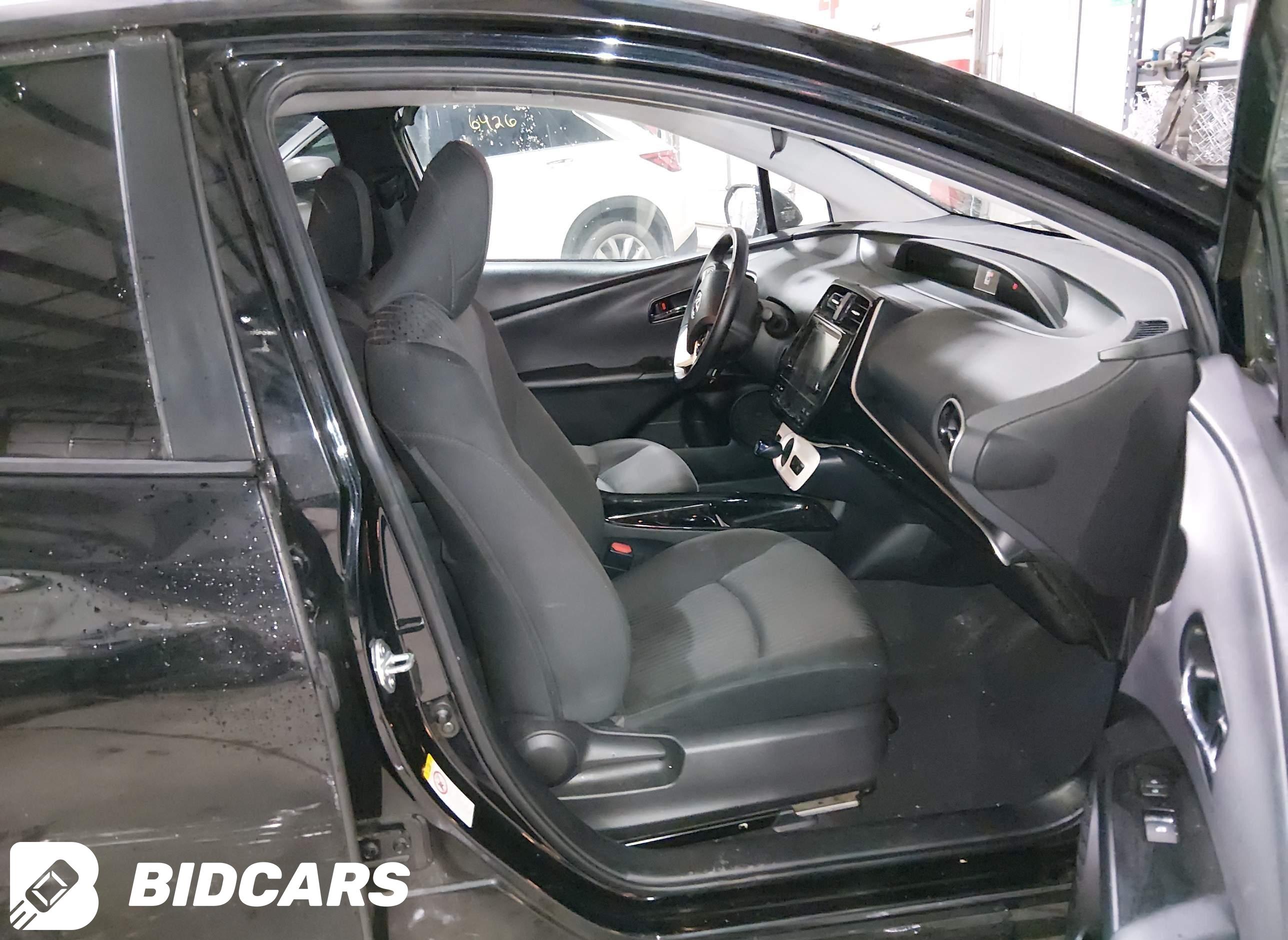 2018 Toyota Prius, Three