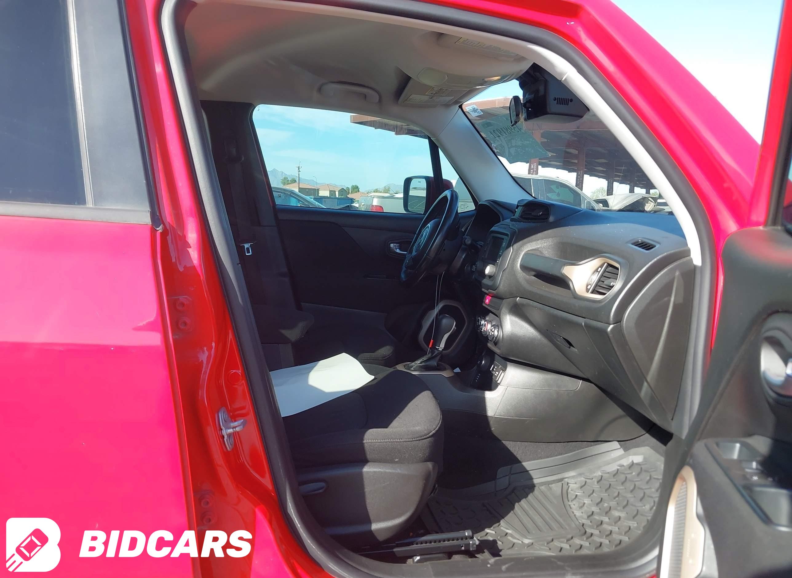2016 Jeep Renegade, Latitude