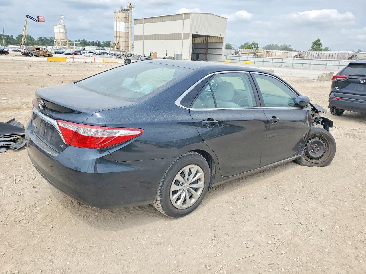 2015 Toyota Camry, LE