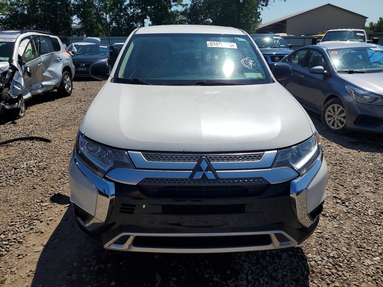 2020 Mitsubishi Outlander, SE