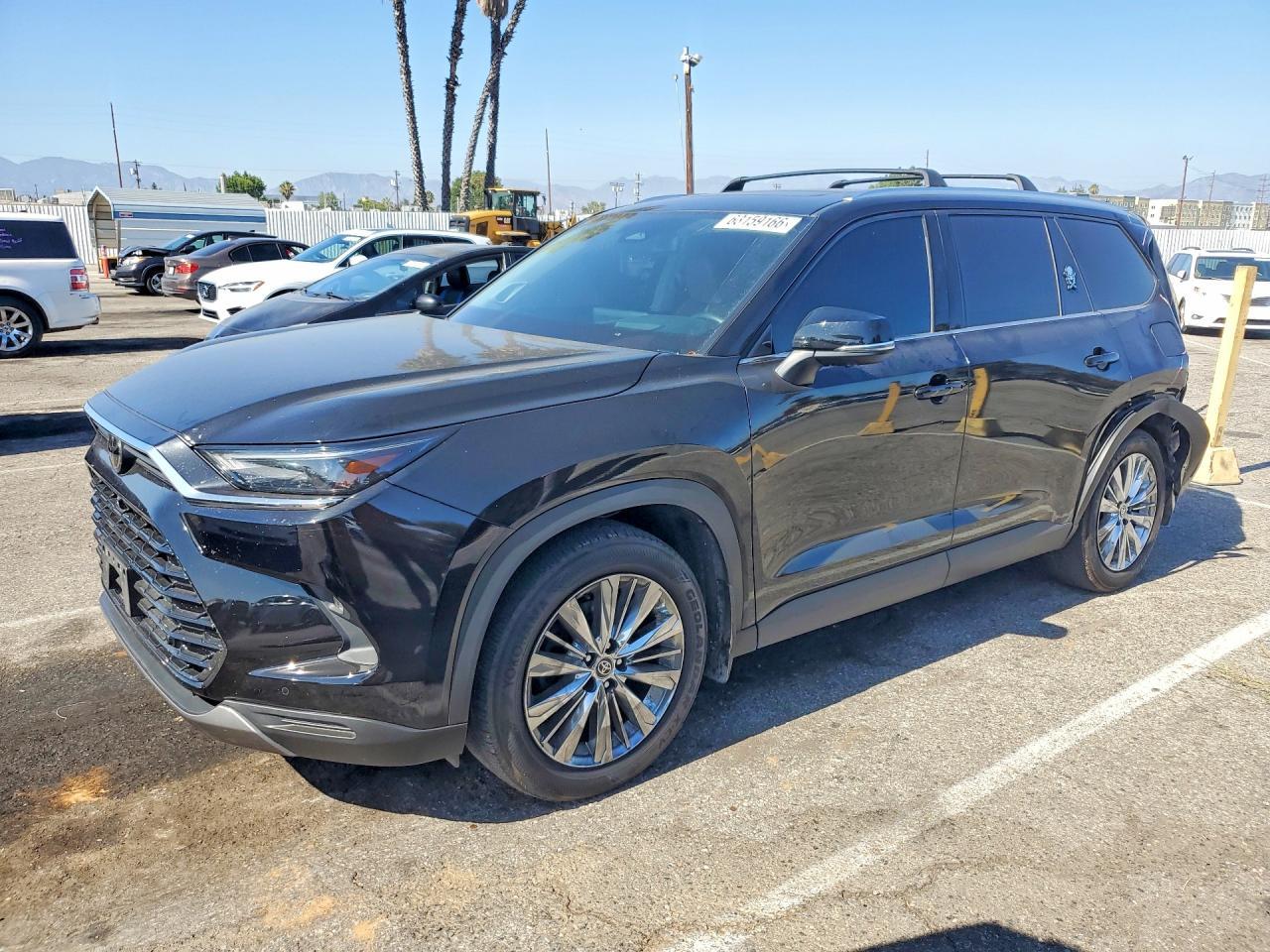 2024 Toyota Grand, Platinum