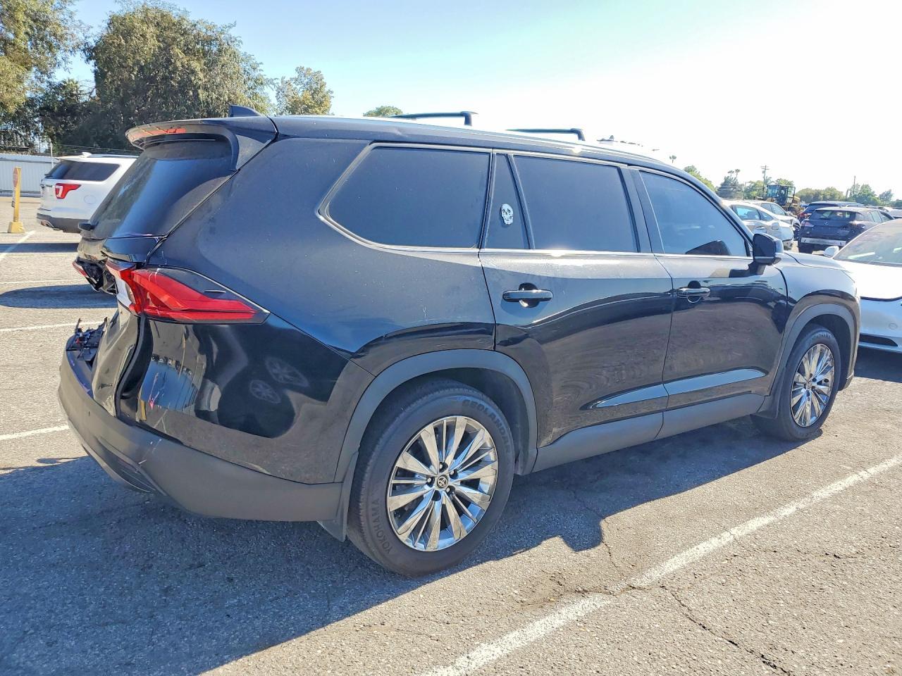 2024 Toyota Grand, Platinum