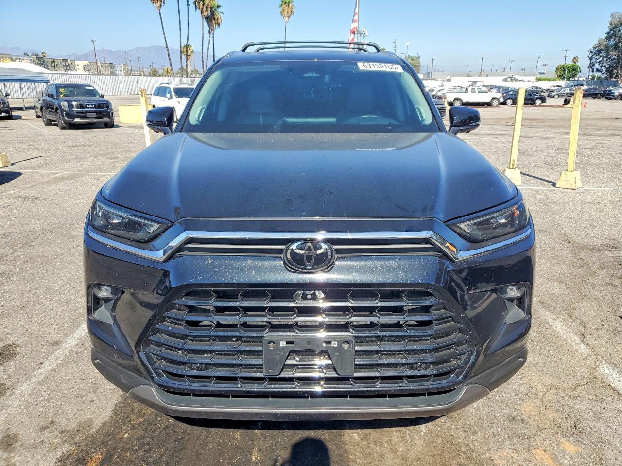 2024 Toyota Grand, Platinum