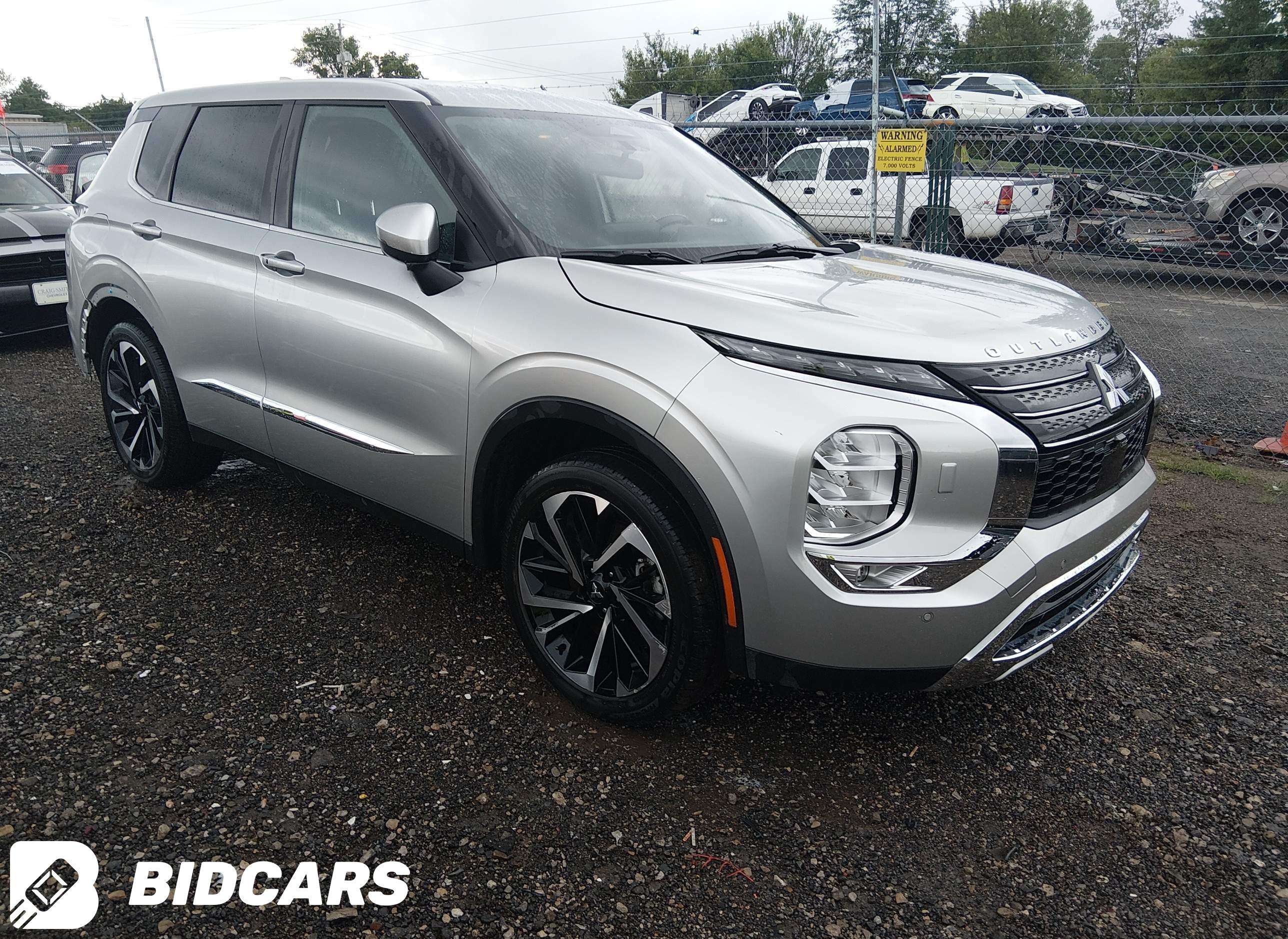 2022 Mitsubishi Outlander, Bl...