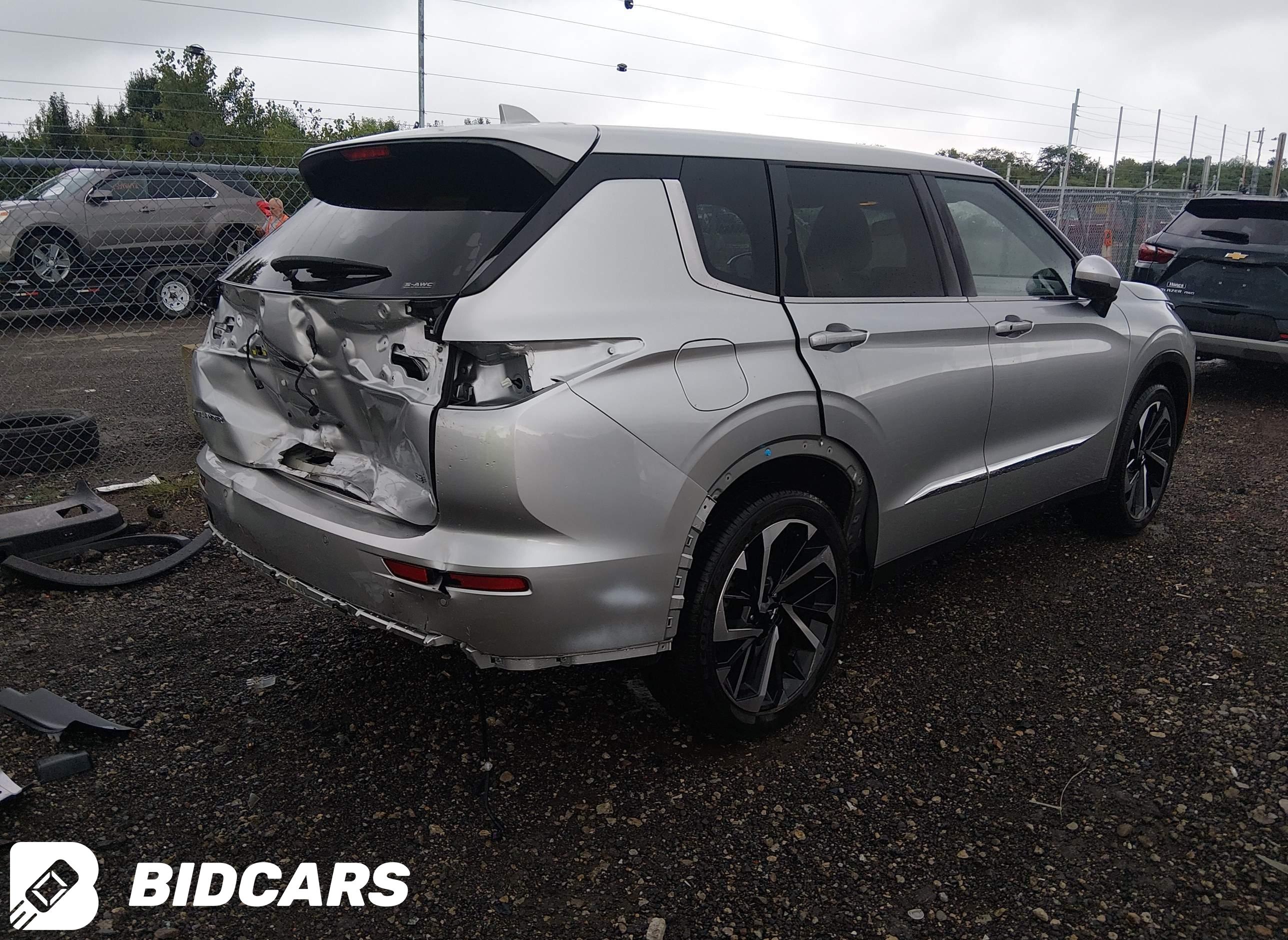 2022 Mitsubishi Outlander, Bl...
