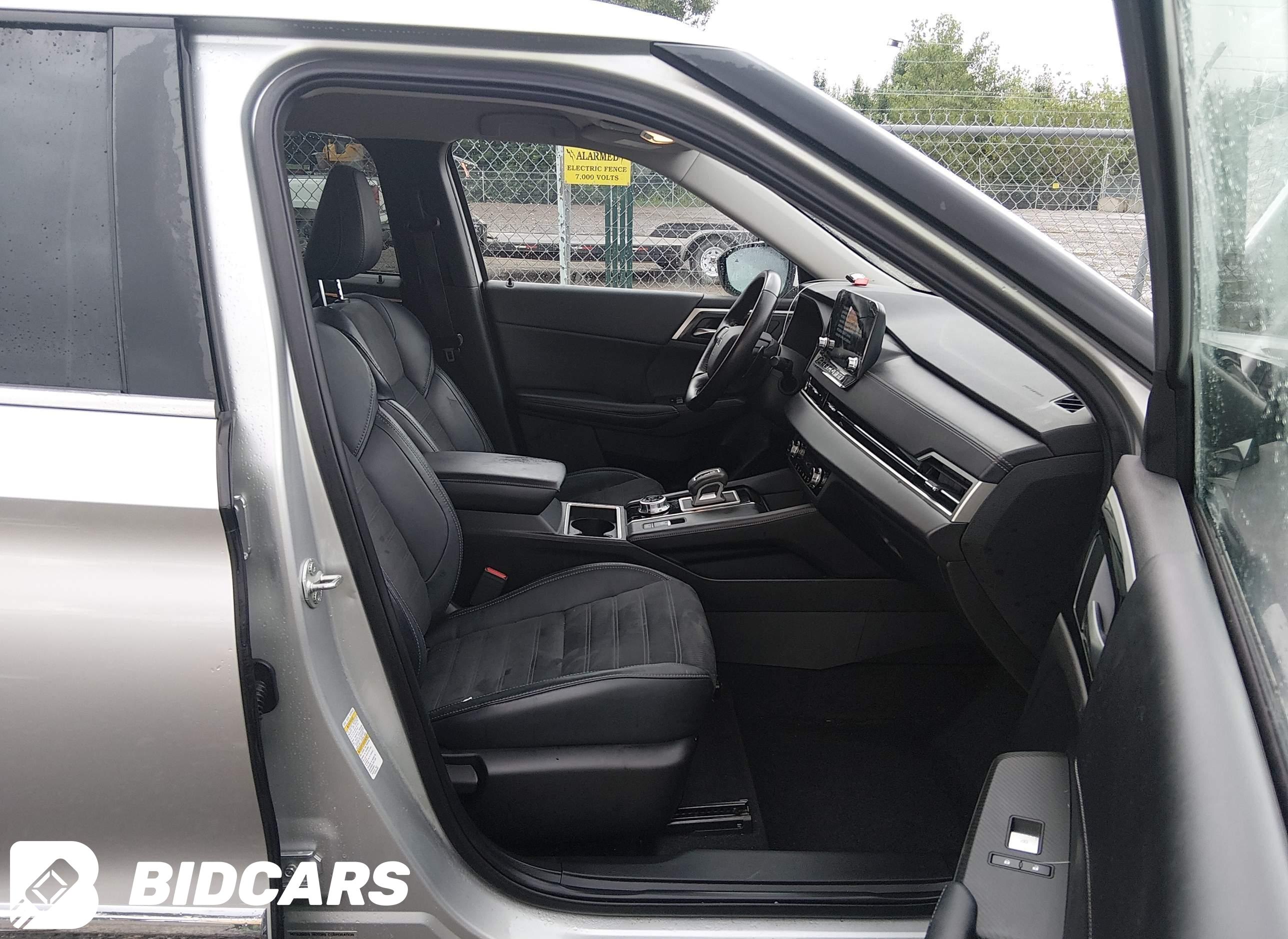 2022 Mitsubishi Outlander, Bl...