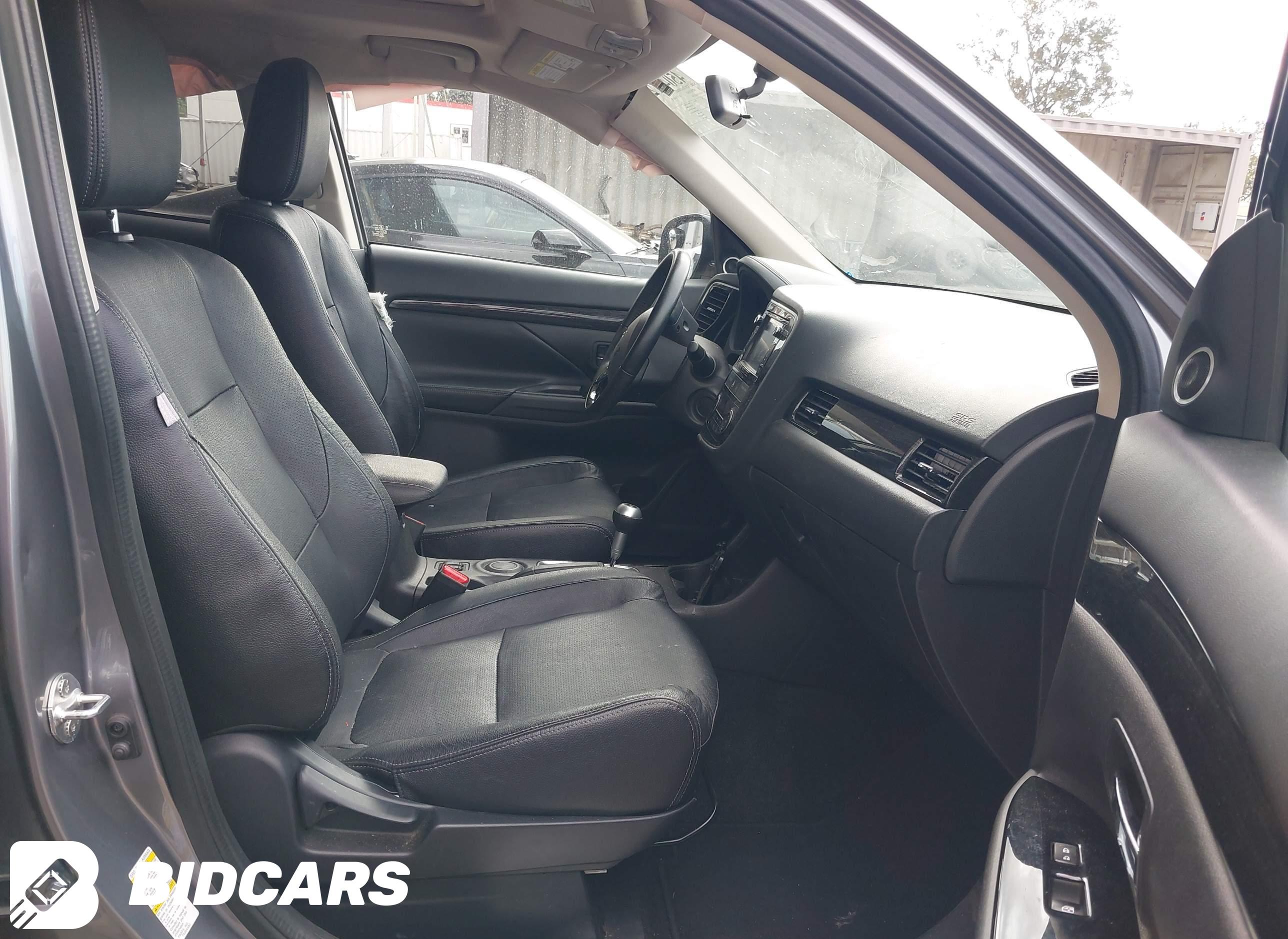 2016 Mitsubishi Outlander, Sel