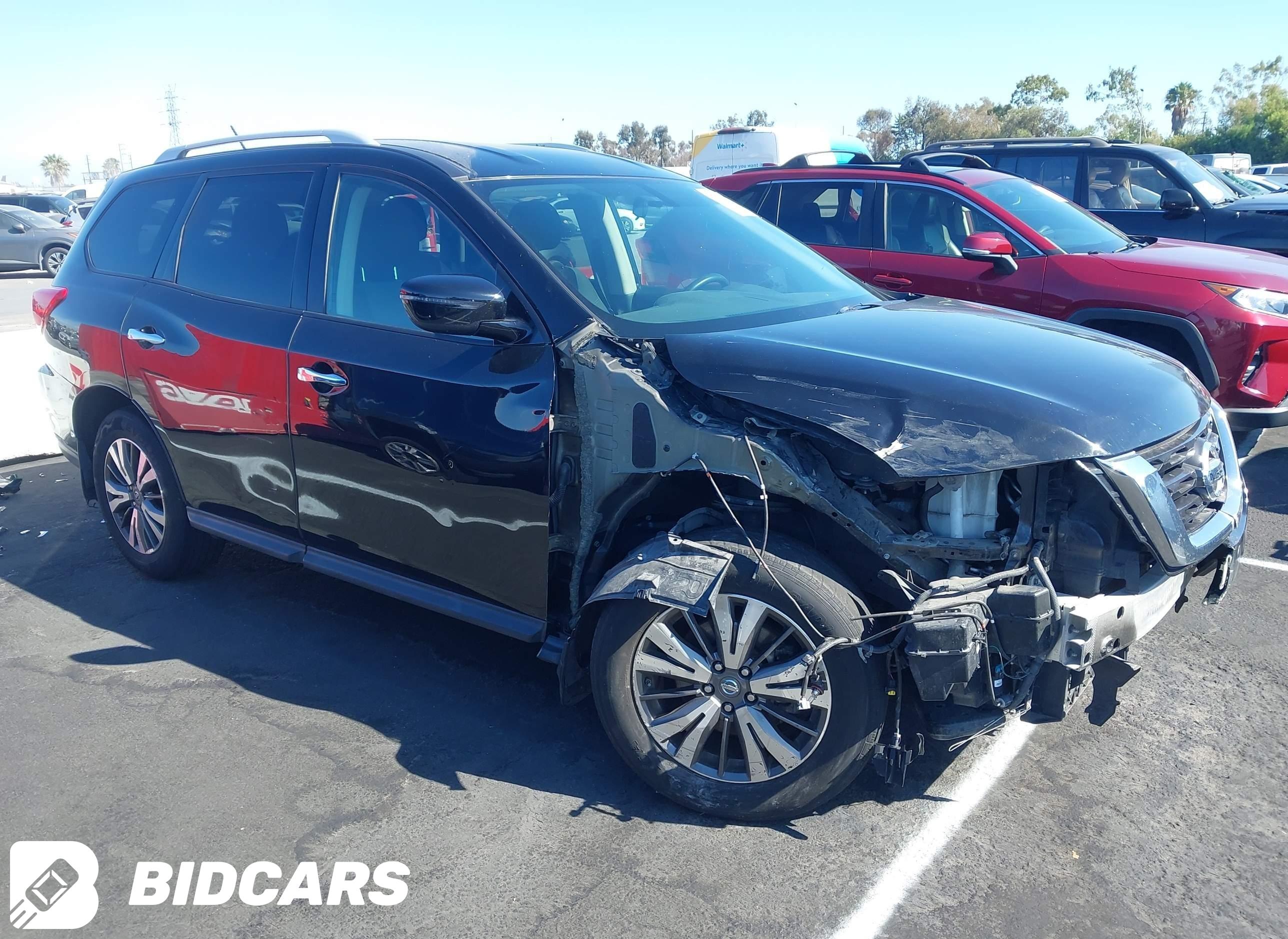 2017 Nissan Pathfinder, S