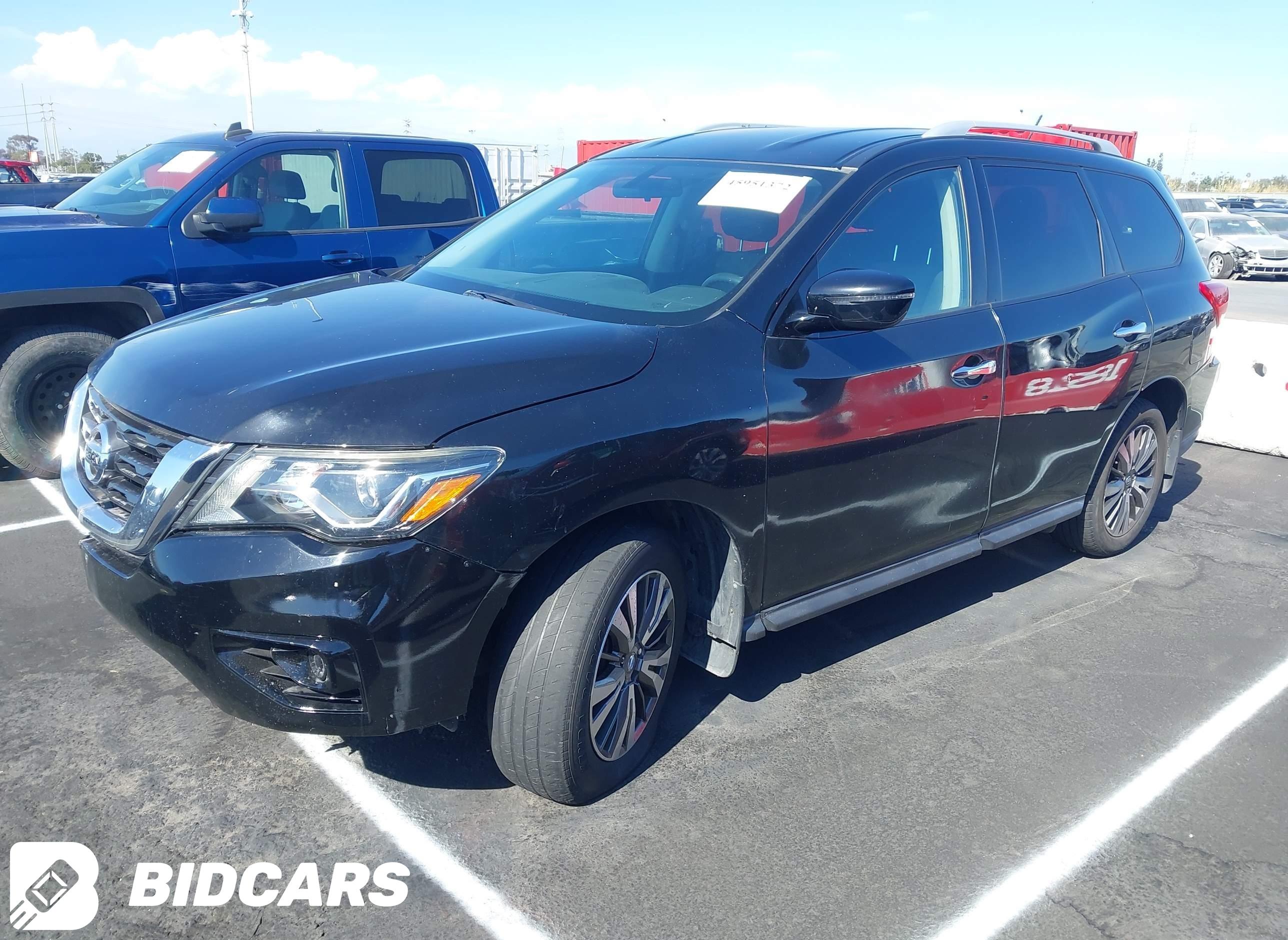 2017 Nissan Pathfinder, S