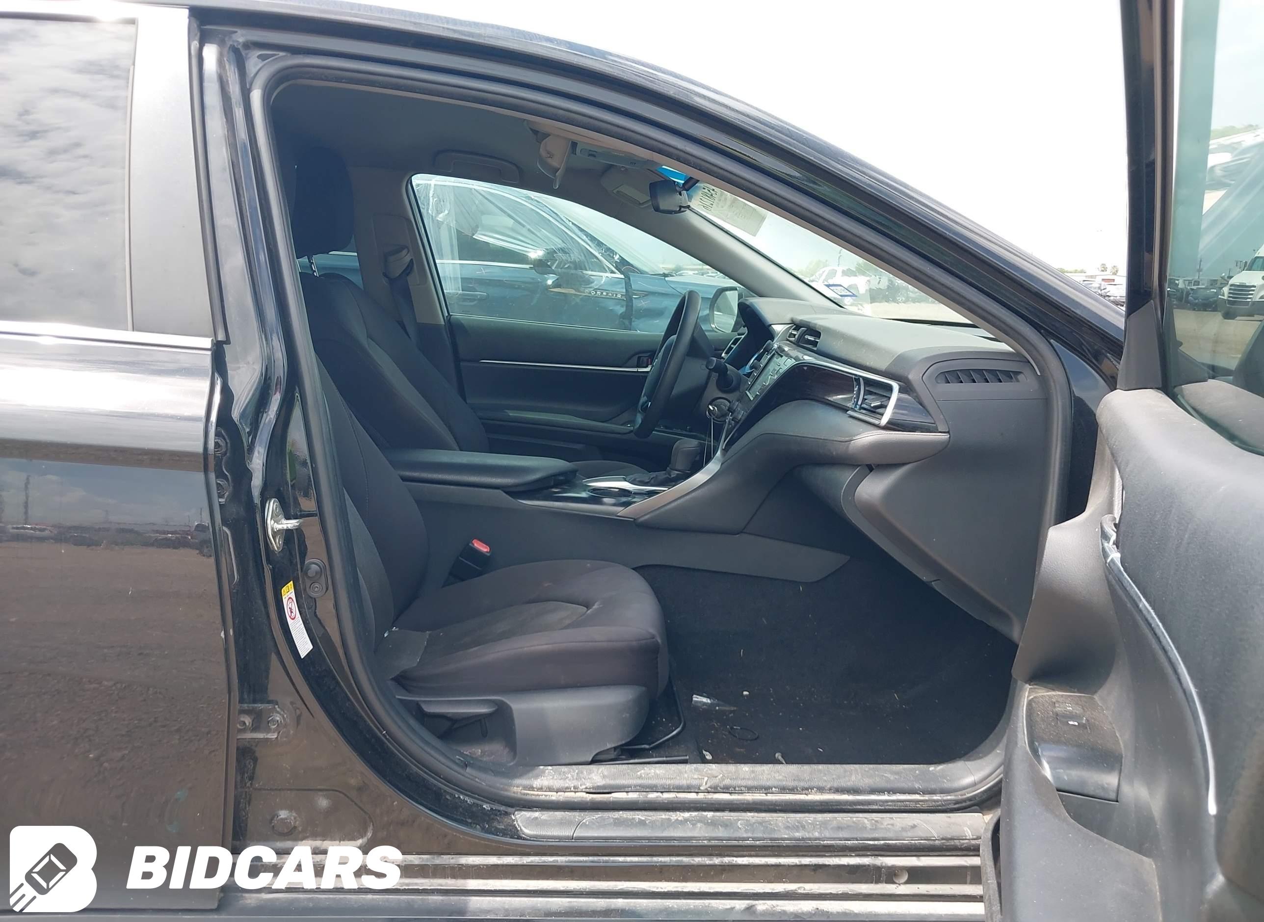 2018 Toyota Camry, LE
