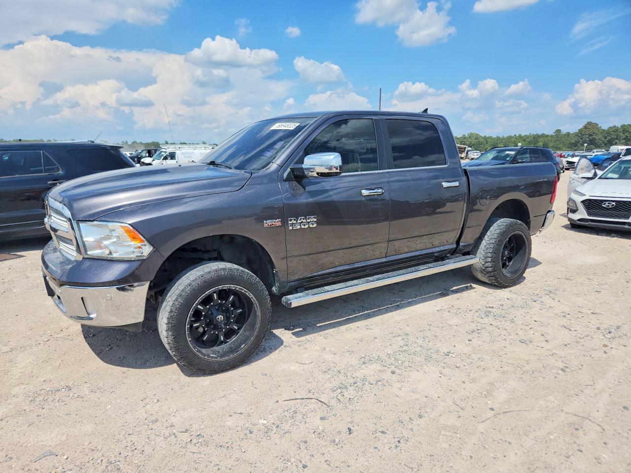 2017 RAM 1500, Slt