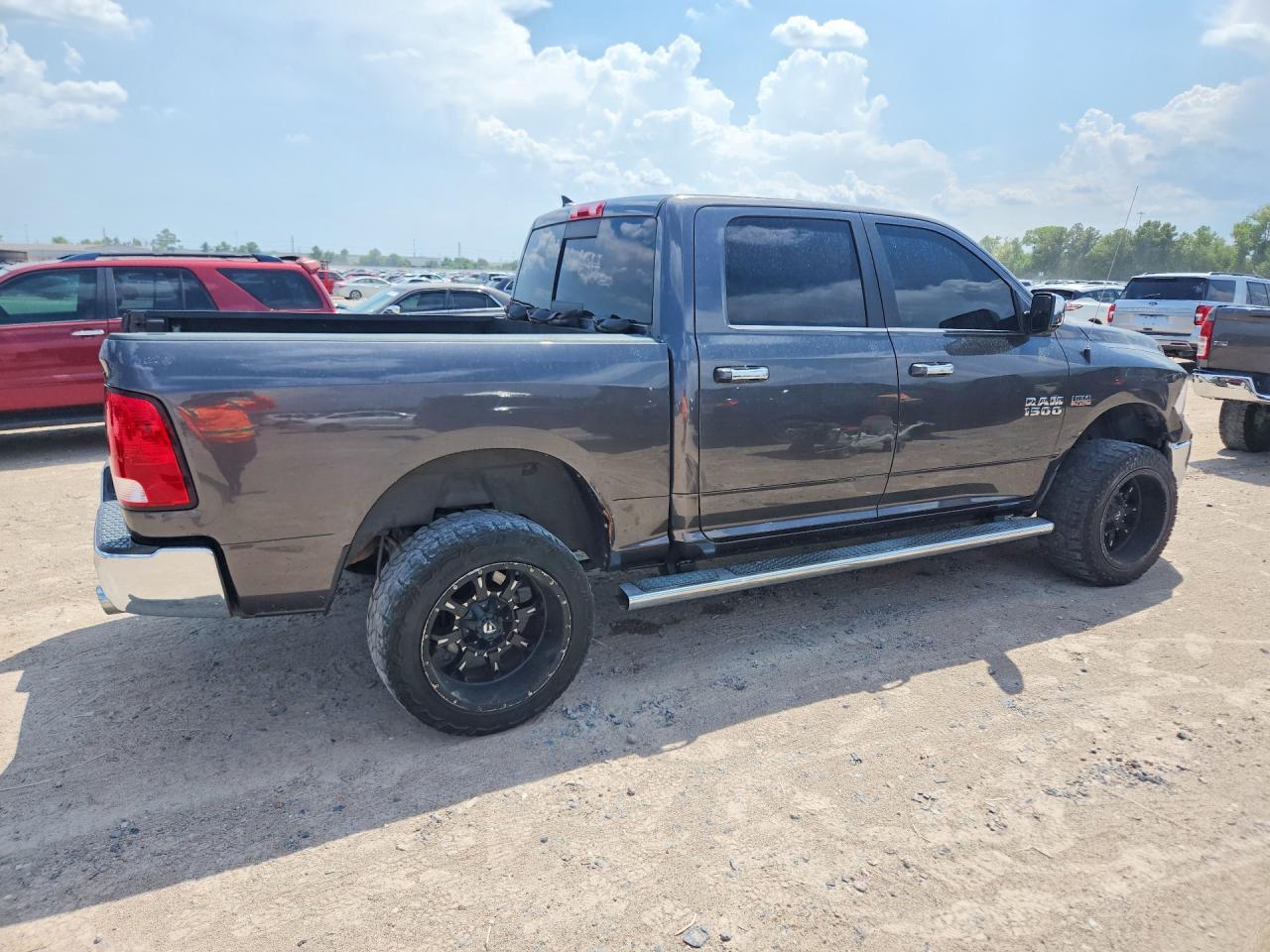 2017 RAM 1500, Slt