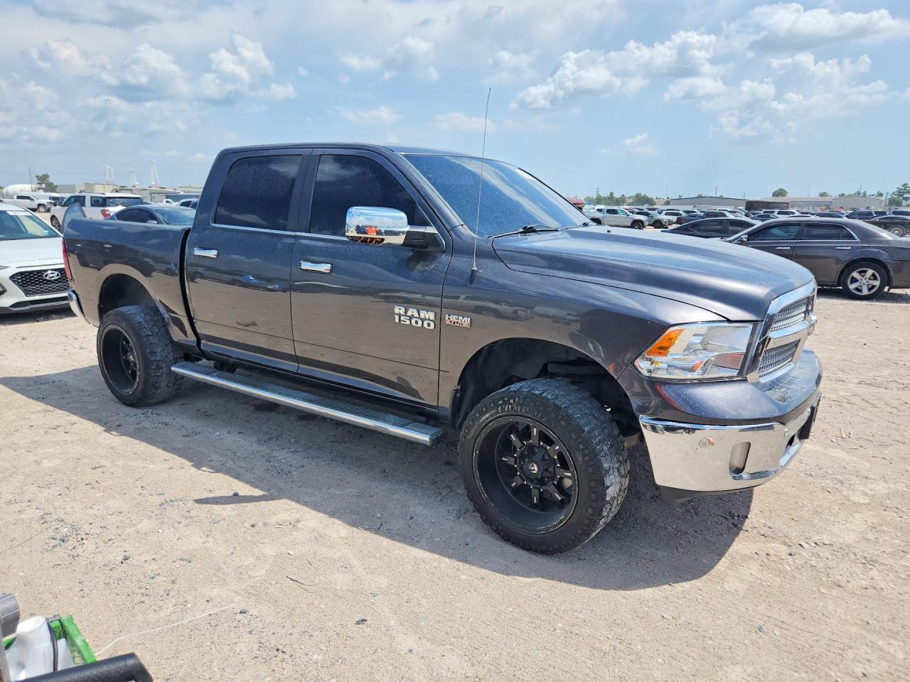 2017 RAM 1500, Slt