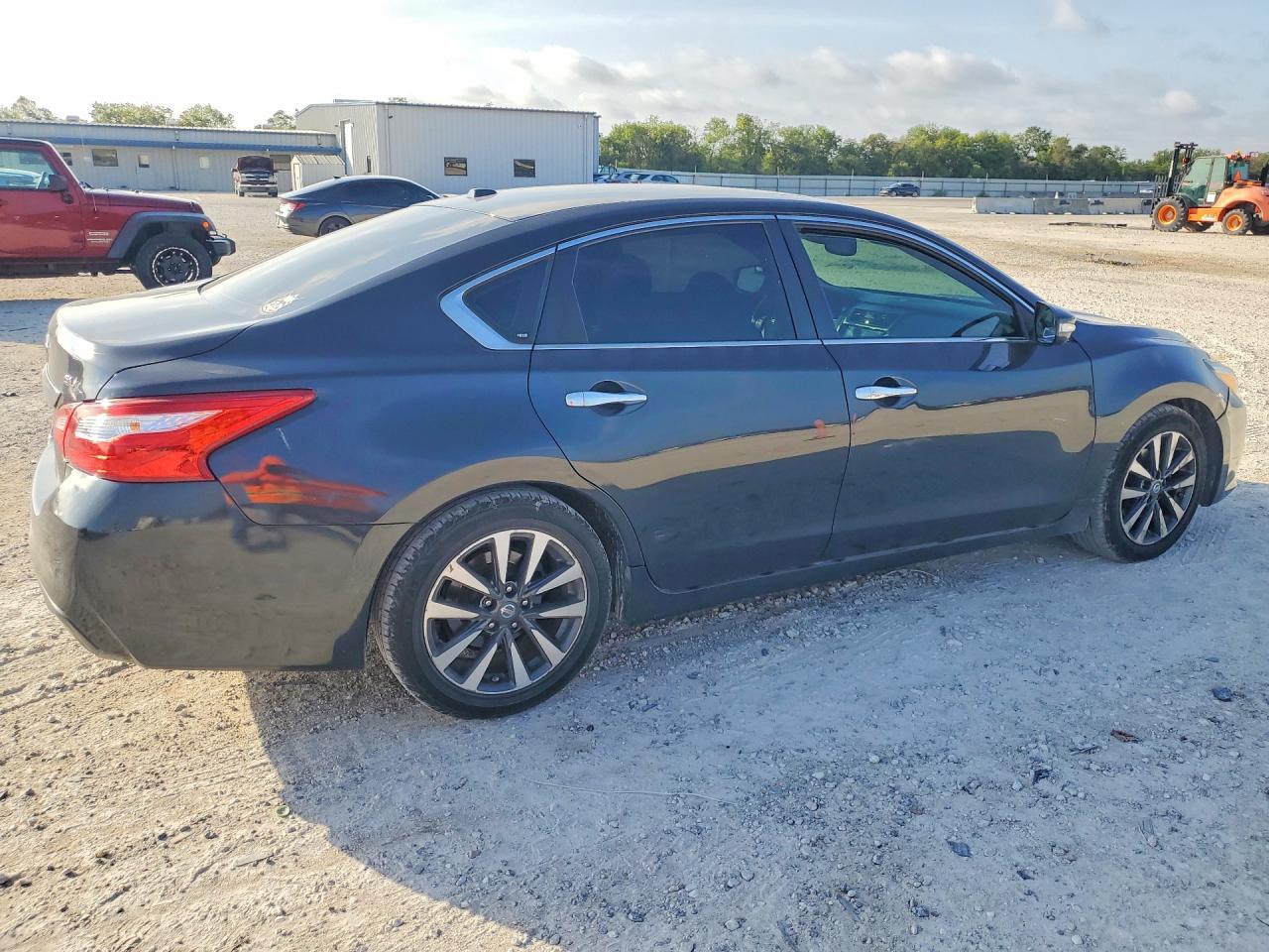 2017 Nissan Altima, 2.5 SL