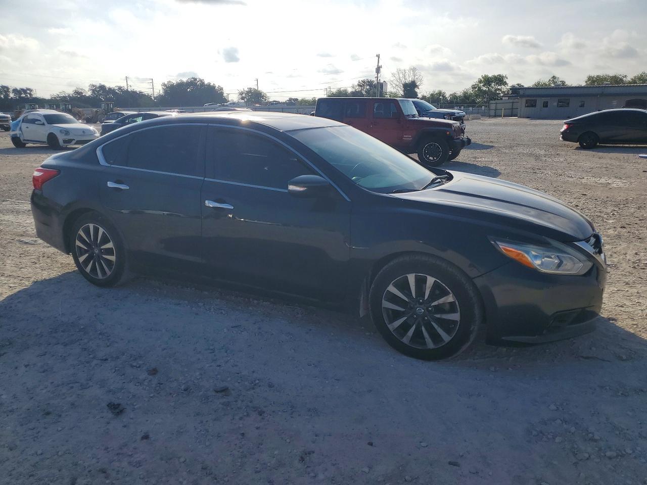 2017 Nissan Altima, 2.5 SL