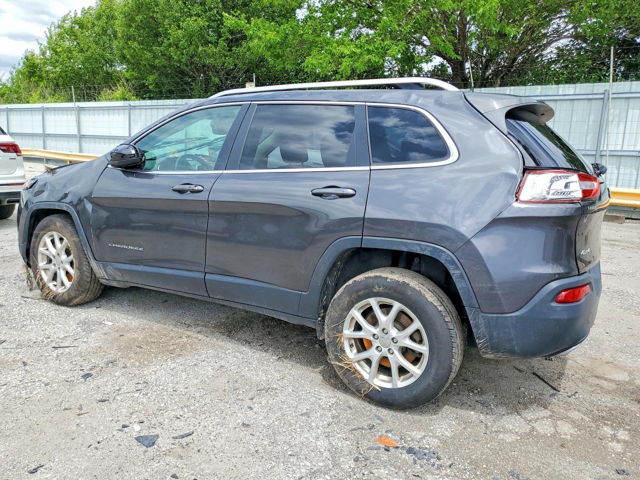 2016 Jeep Cherokee, Latitude
