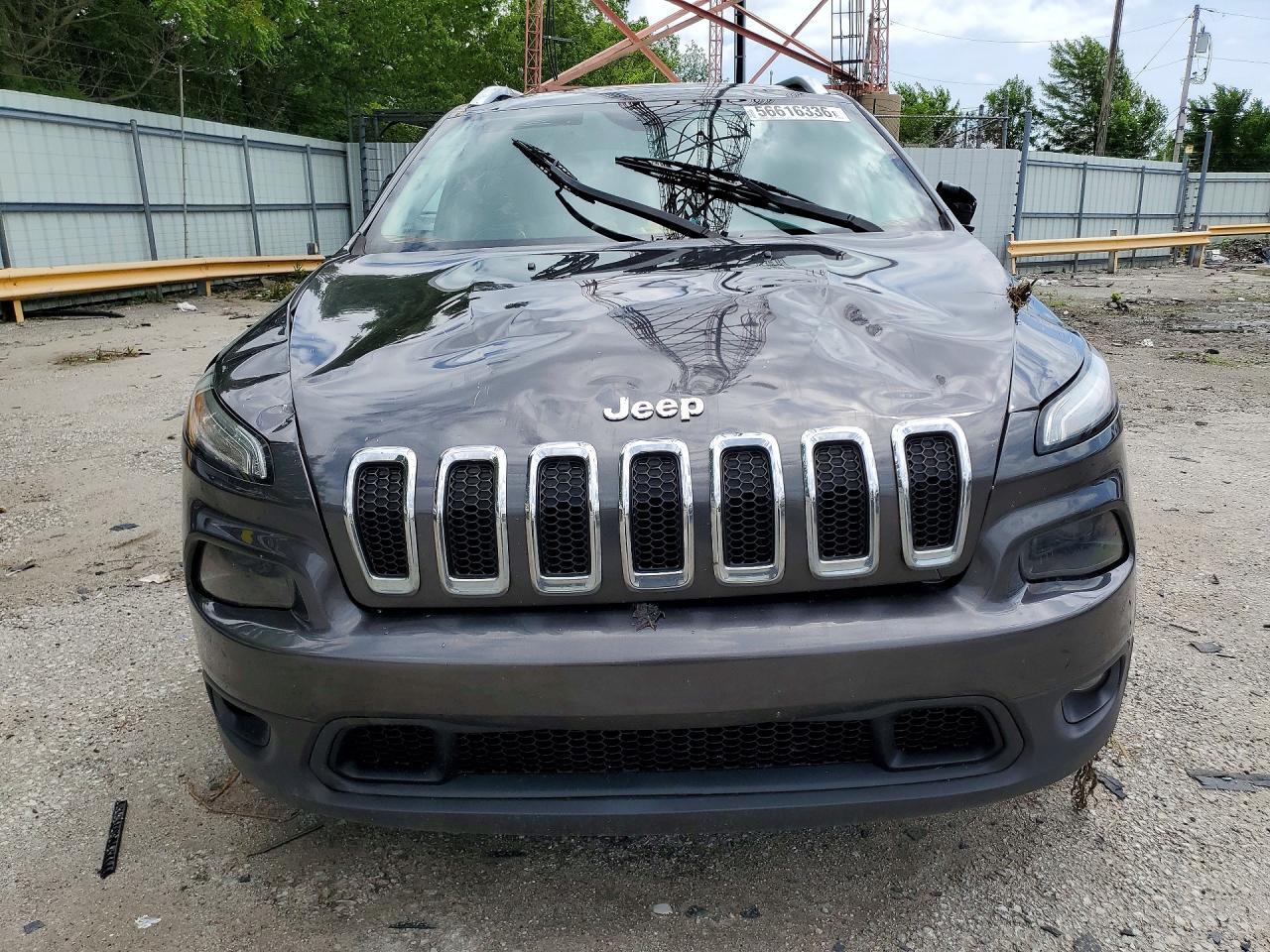 2016 Jeep Cherokee, Latitude