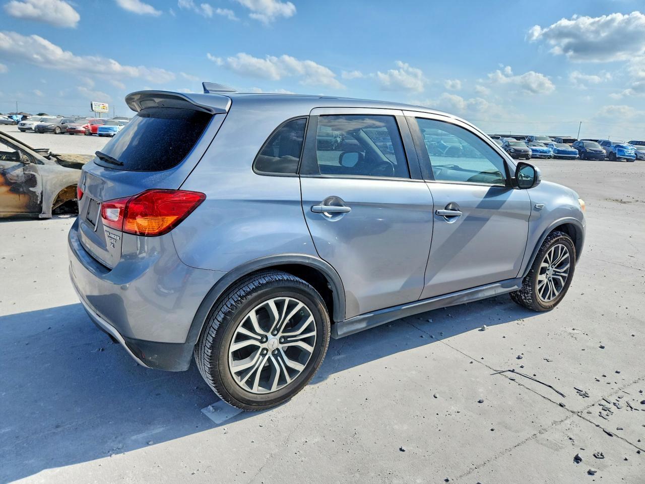 2017 Mitsubishi Outlander, ES