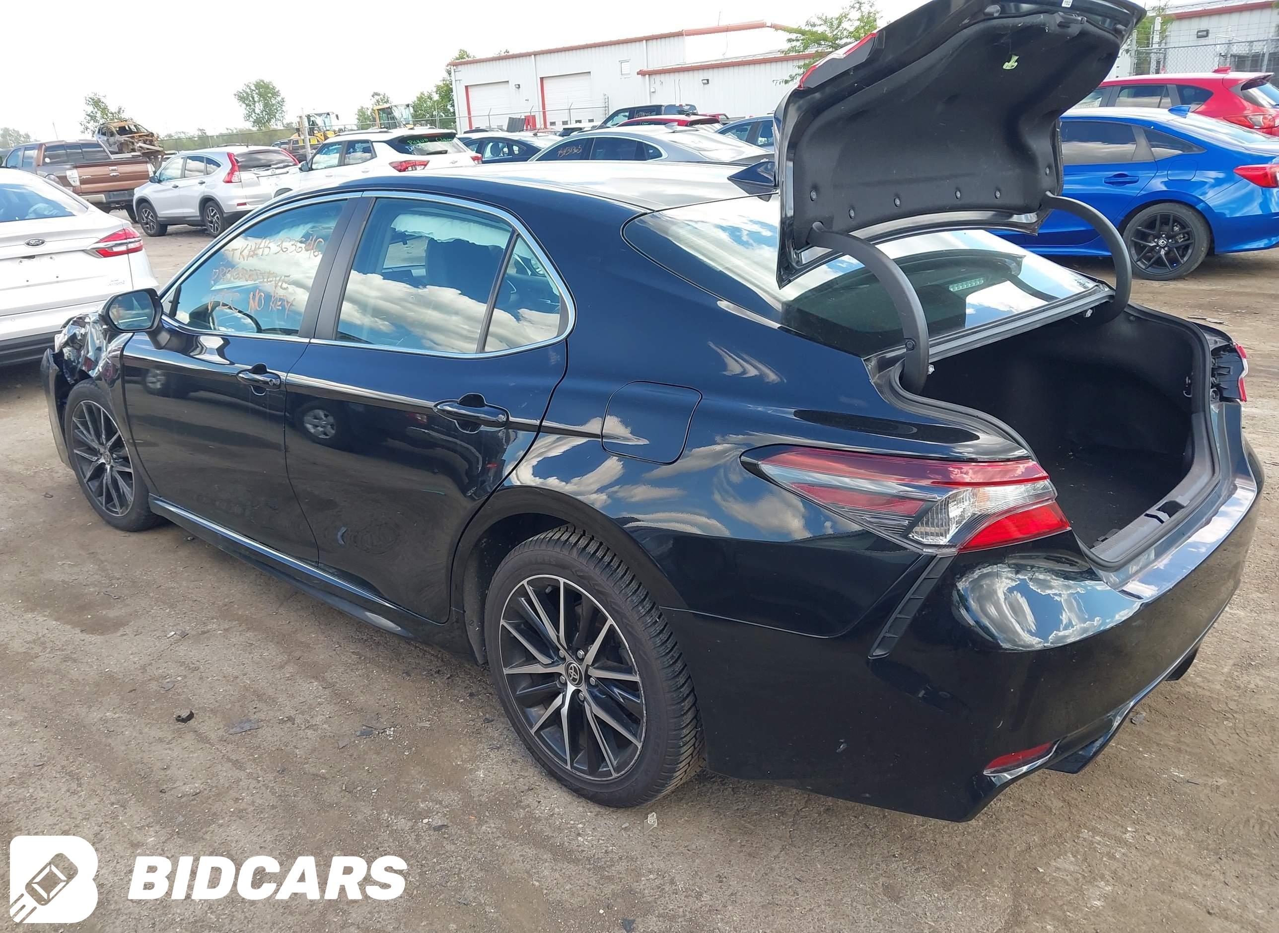 2021 Toyota Camry, SE