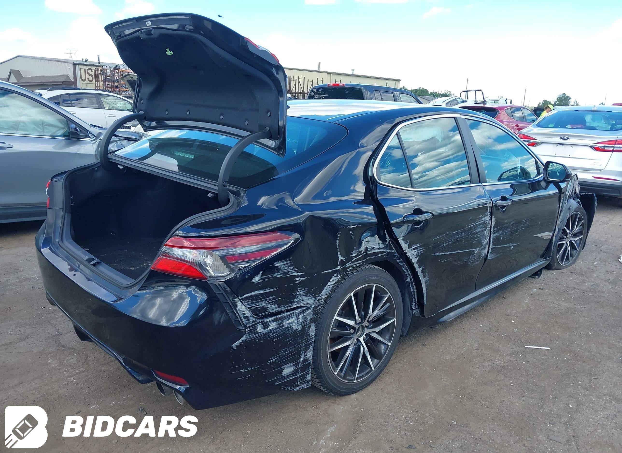 2021 Toyota Camry, SE