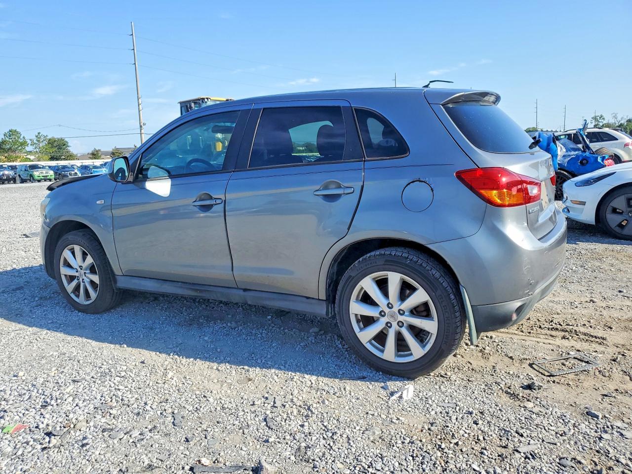 2015 Mitsubishi Outlander, ES