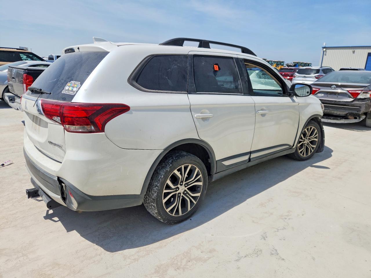 2018 Mitsubishi Outlander, SE