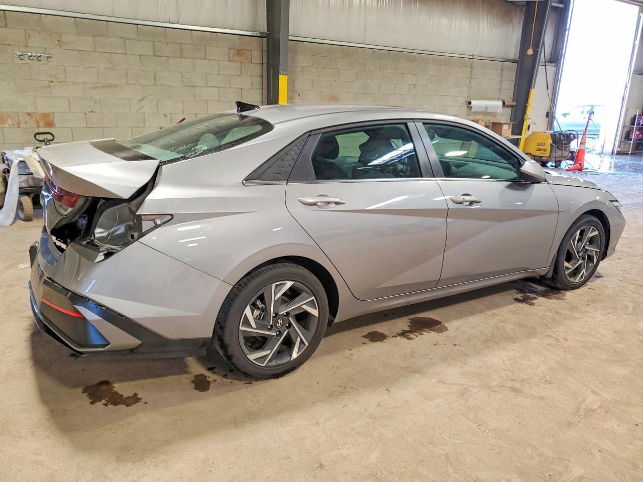 2025 Hyundai Elantra, Sel
