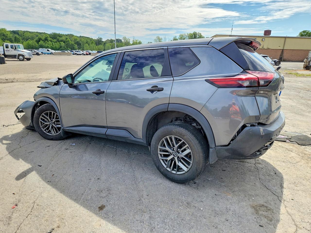 2023 Nissan Rogue, S