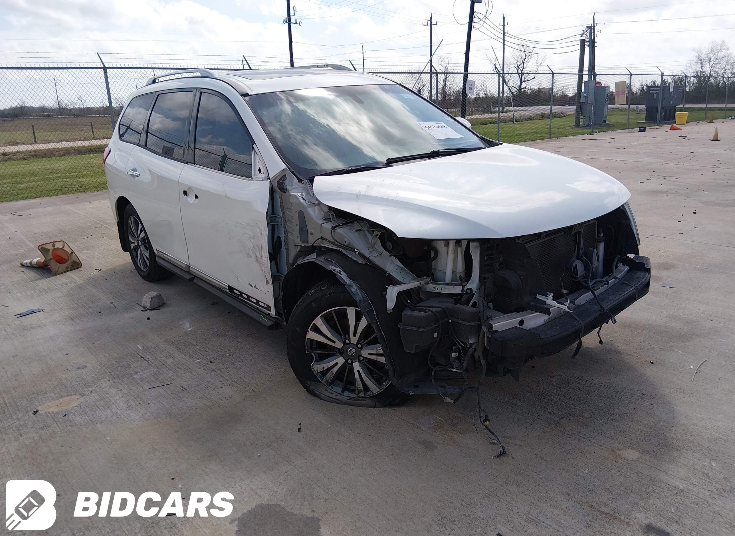 2016 Nissan Pathfinder, Platinum