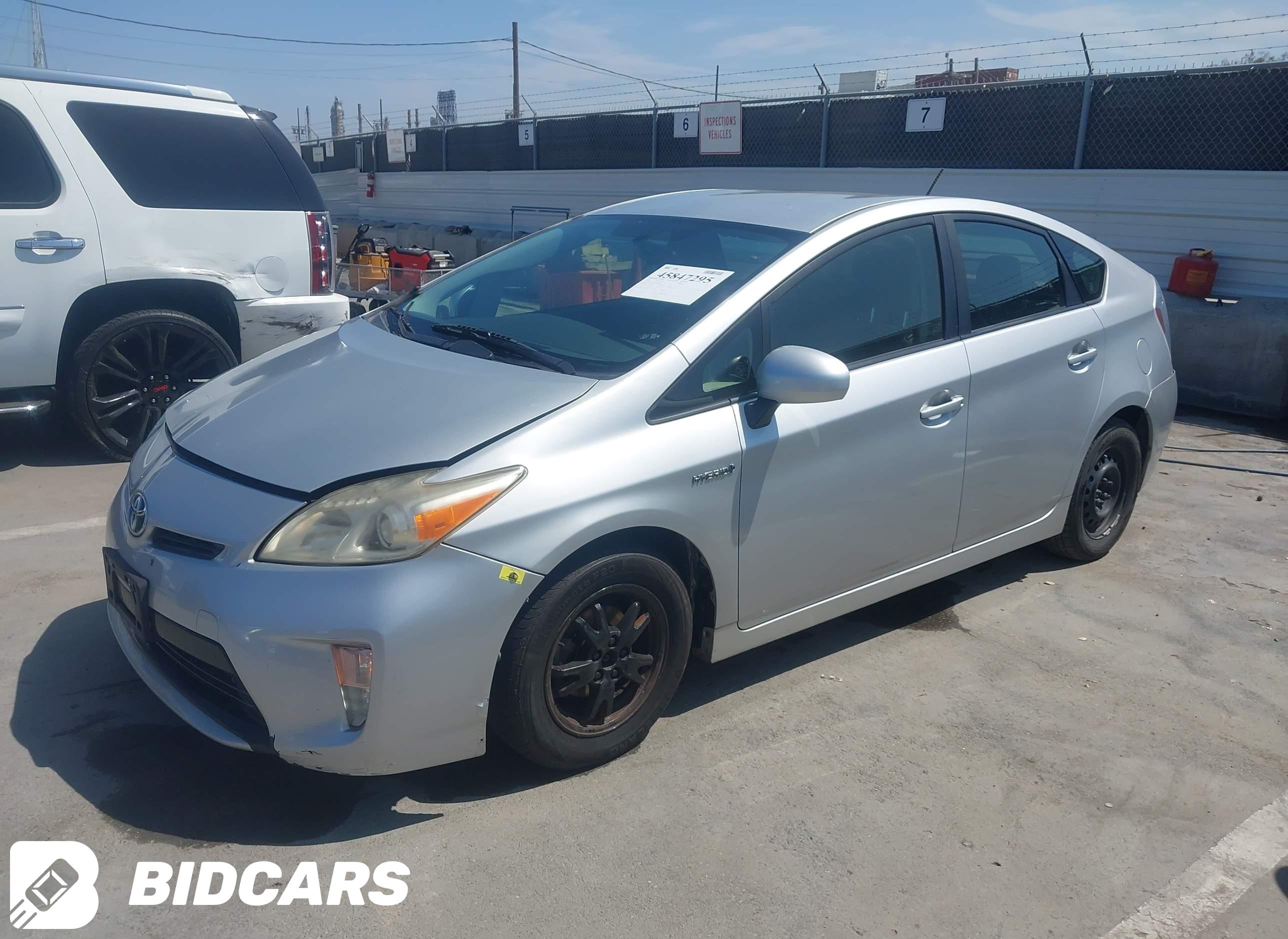 2015 Toyota Prius, Two