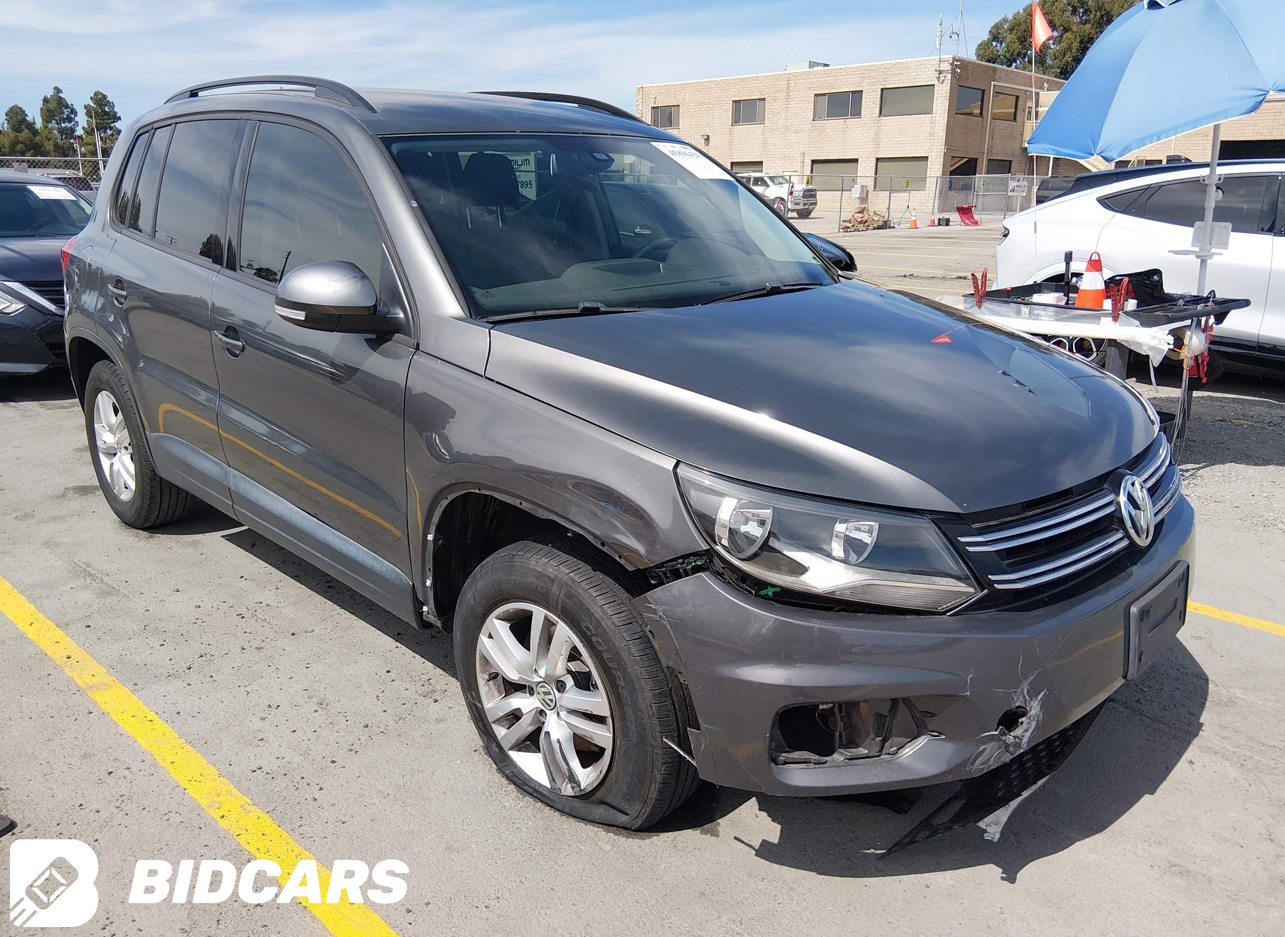 2016 Volkswagen Tiguan, S