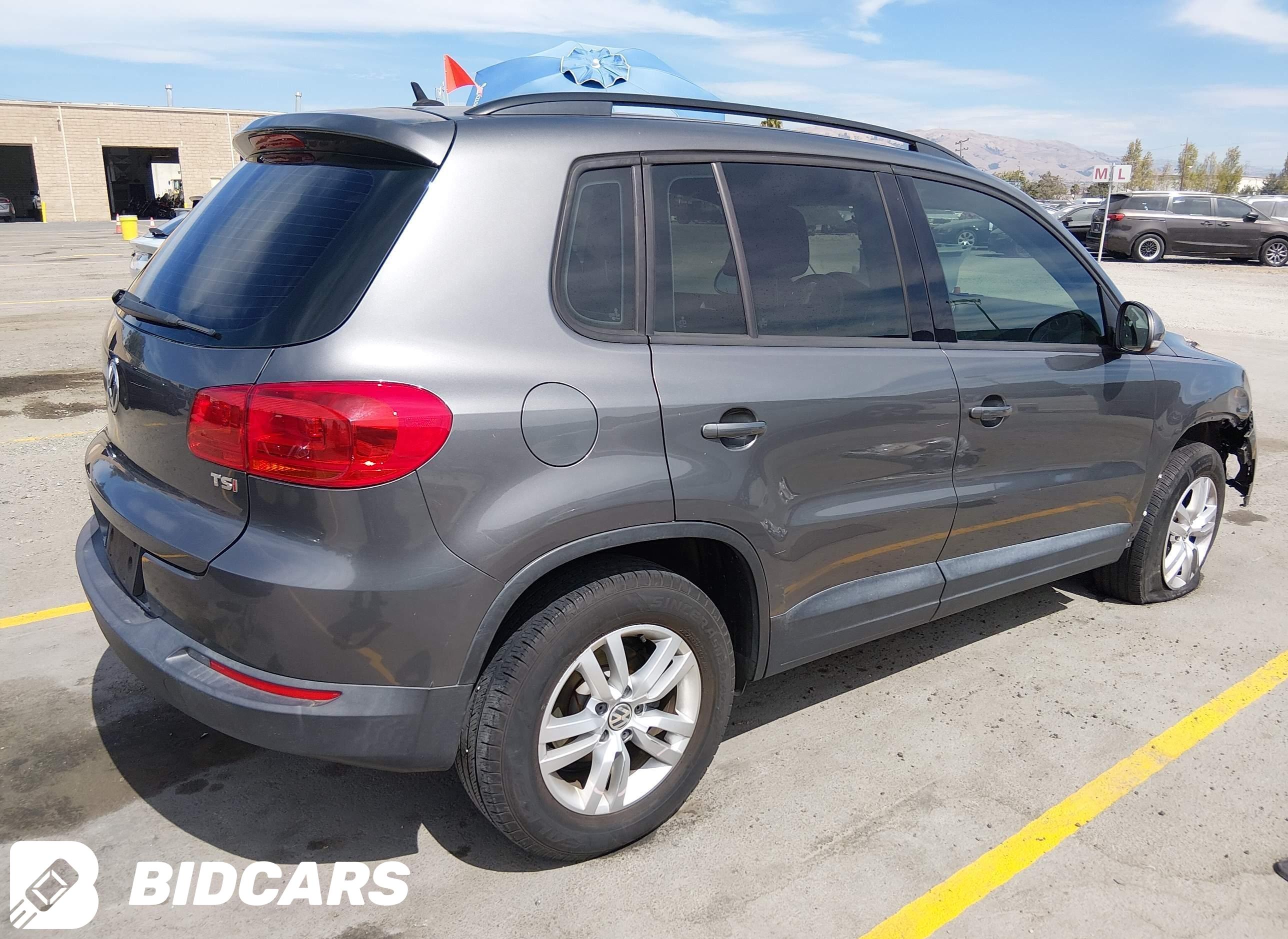 2016 Volkswagen Tiguan, S