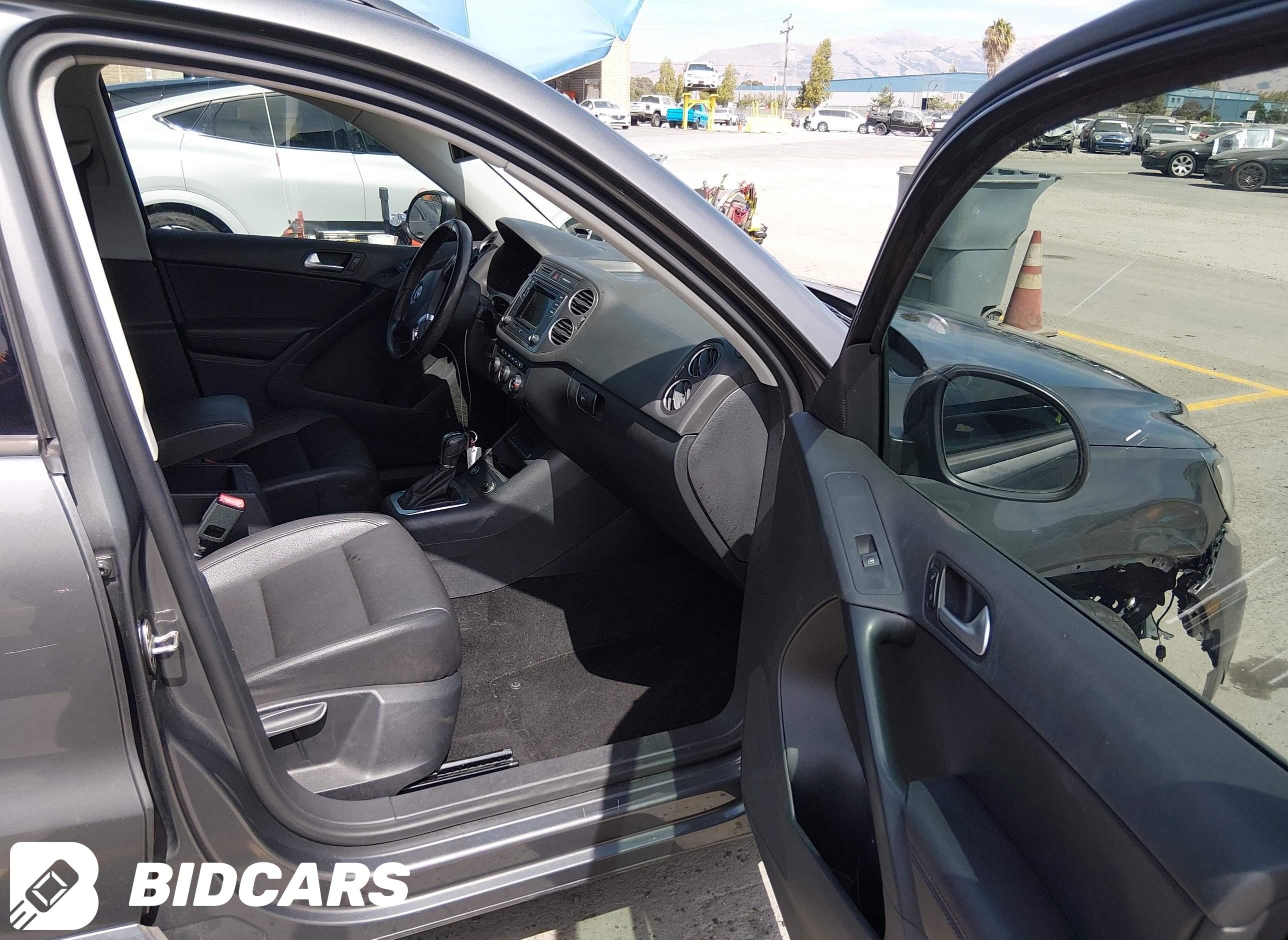 2016 Volkswagen Tiguan, S