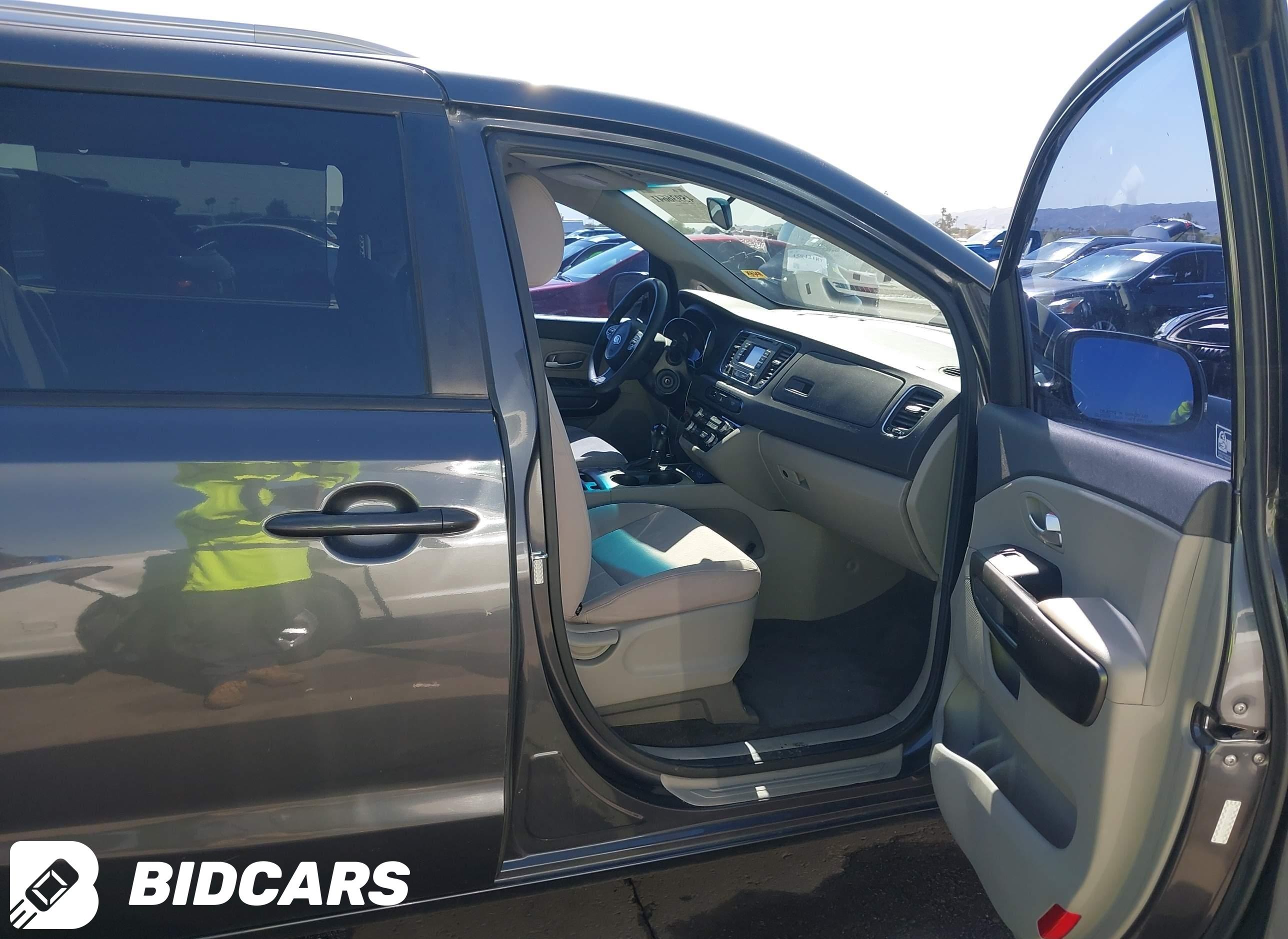 2016 KIA Sedona, LX