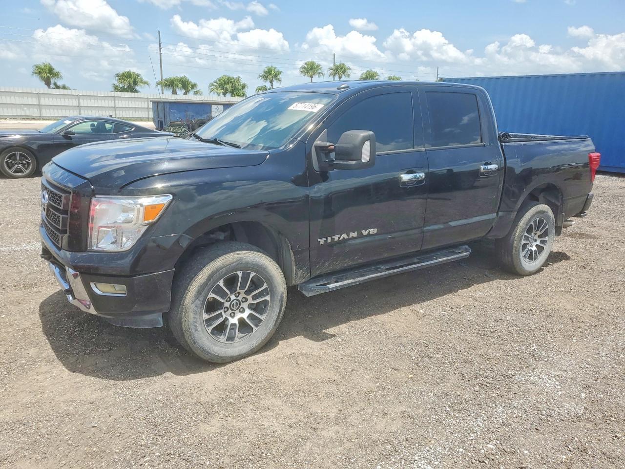 2020 Nissan Titan, SV