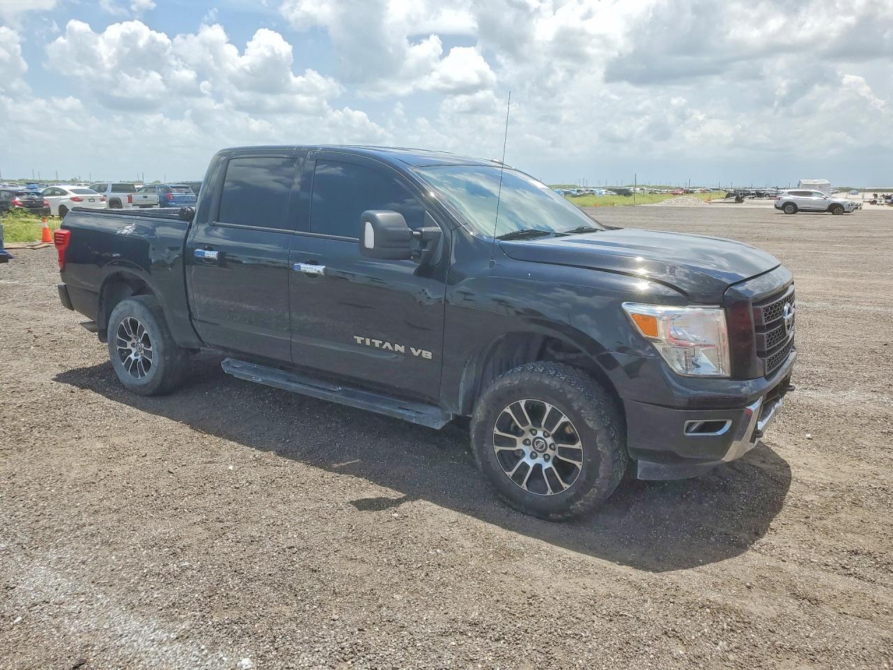 2020 Nissan Titan, SV