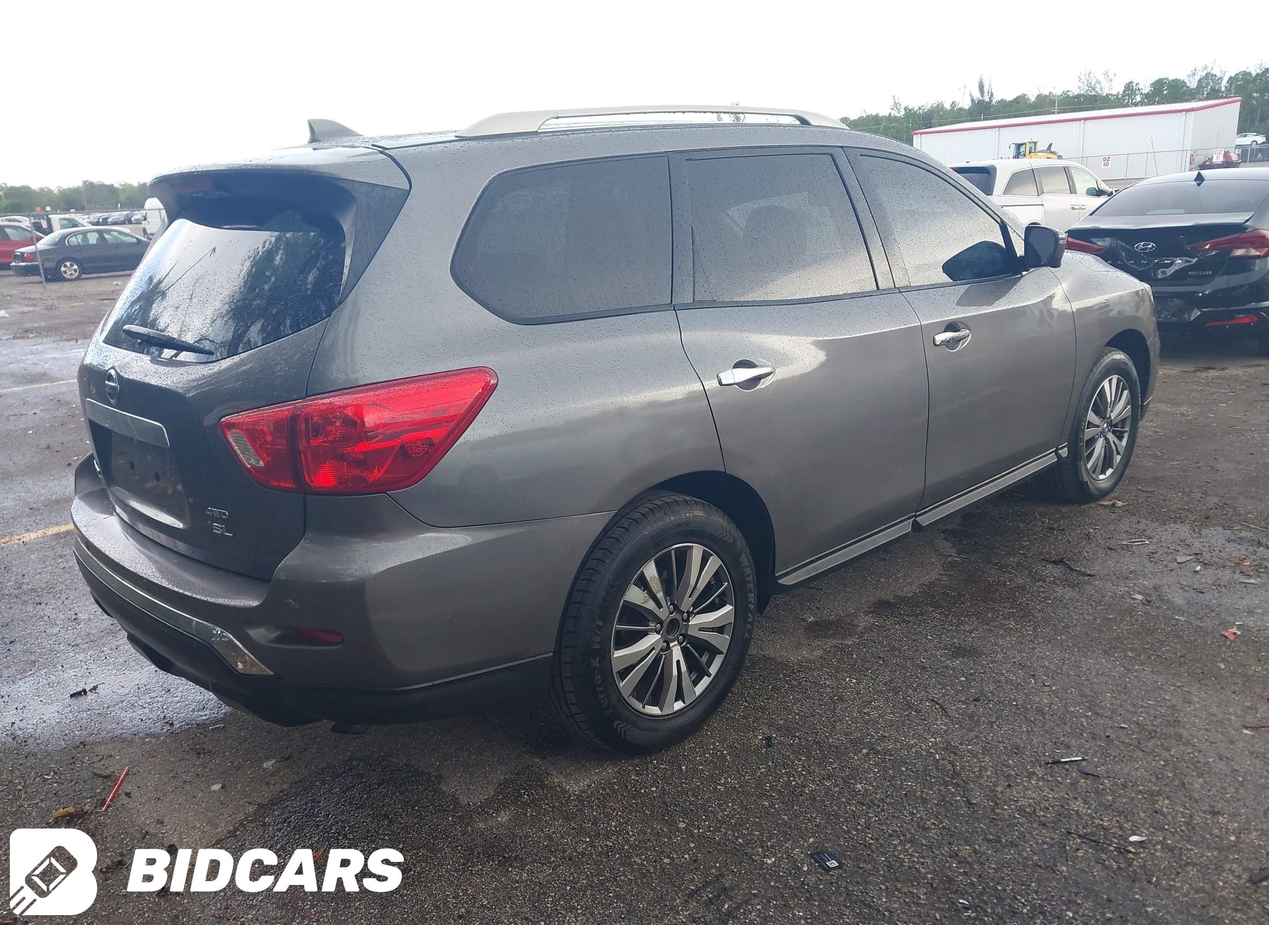 2019 Nissan Pathfinder, SL